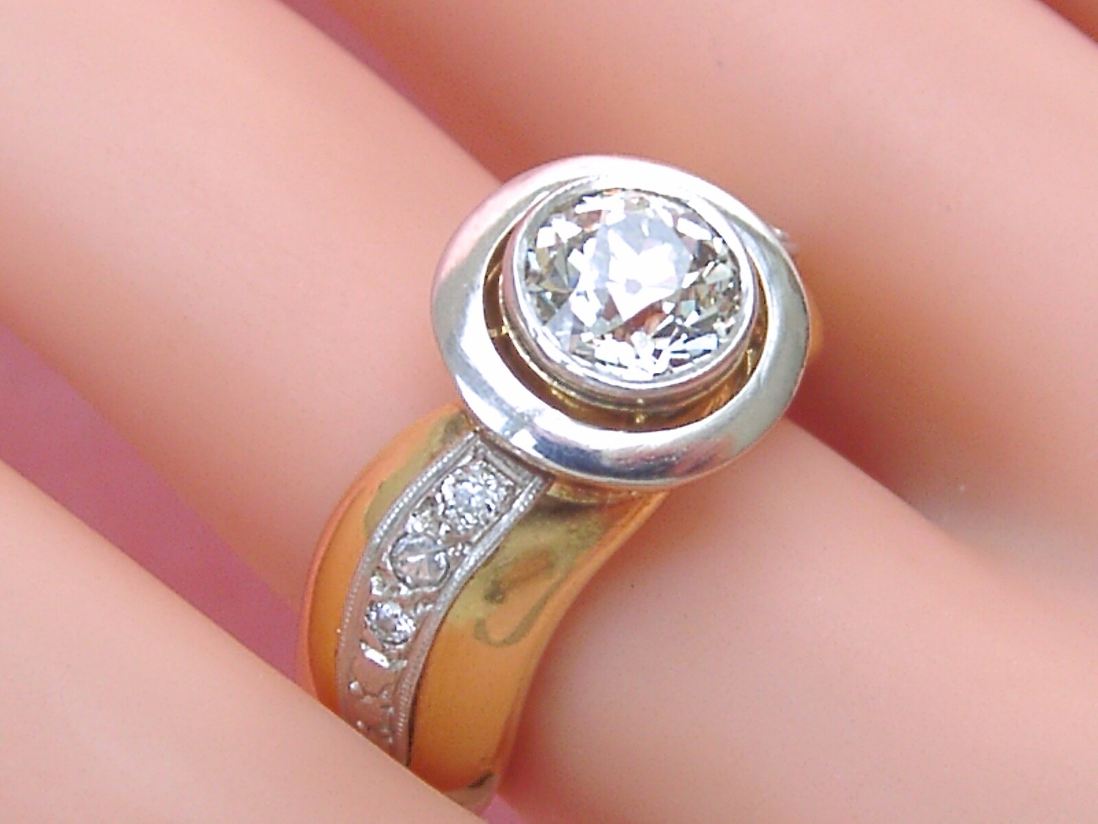 VINTAGE 1.10ct EURO DIAMOND 18K THICK BAND UNISEX SOLITAIRE ENGAGEMENT RING 1940