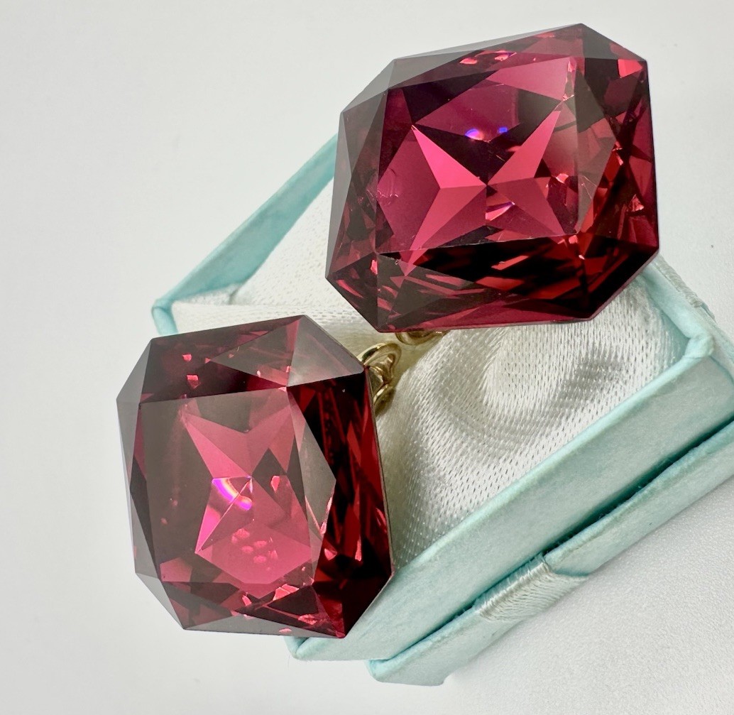 VTG Fuchsia Pink Red Crystal? Clip Earrings Gold Tone Runway Designer Rare Read