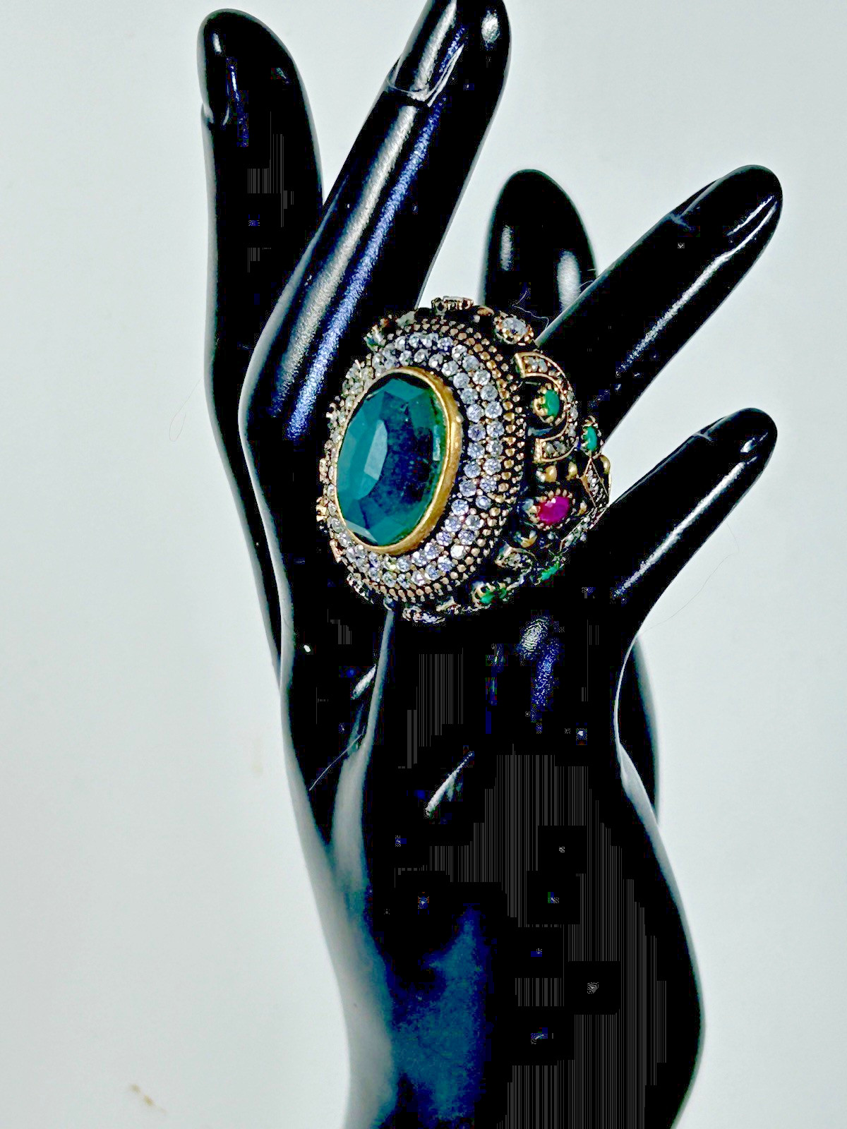 Vintage Stunning Large Royal Green Center & Small Accent Stones Ring Sz 8