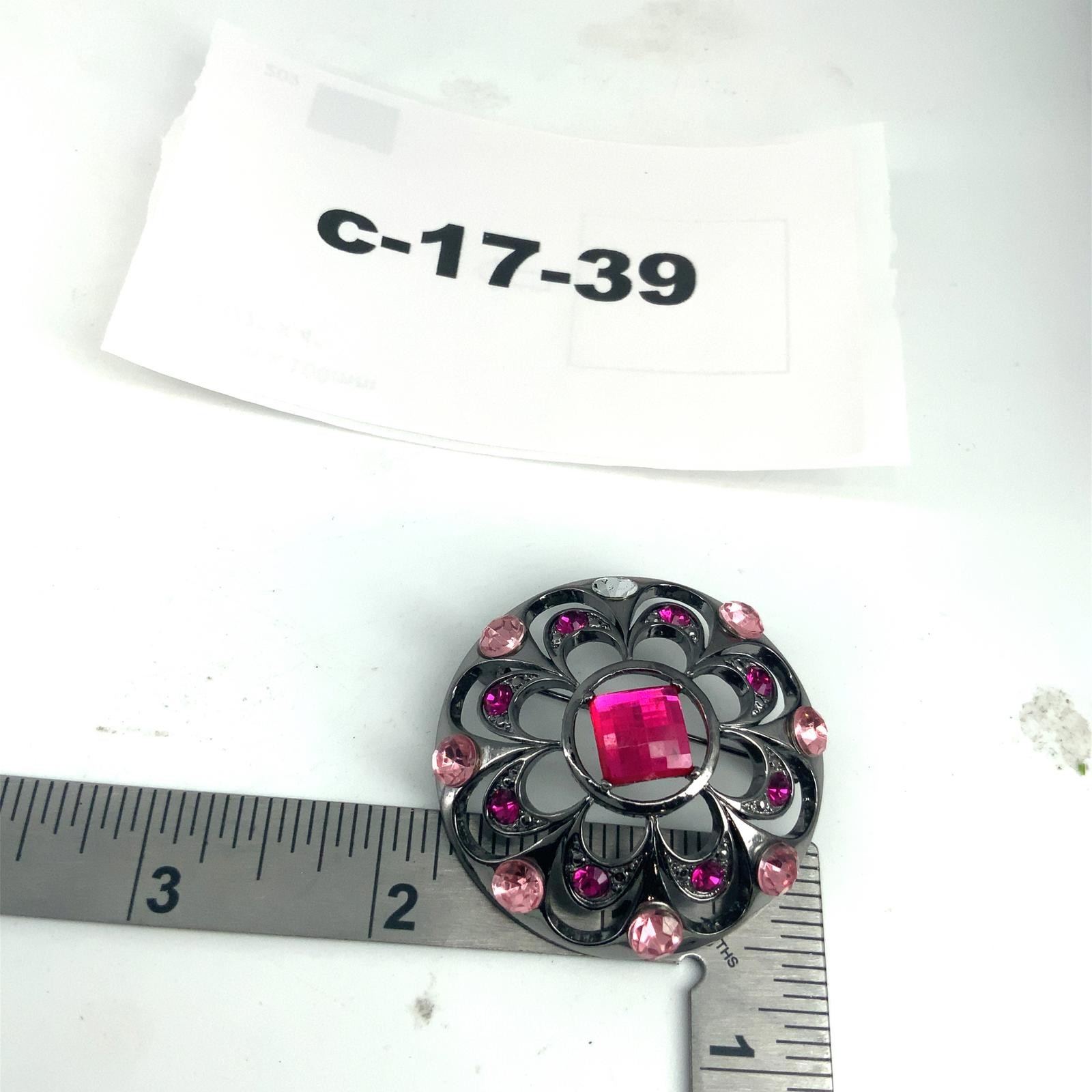 Vintage Gunmetal Tone Pink Crystal Floral Brooch Round Fuchsia Rhinestone Pin