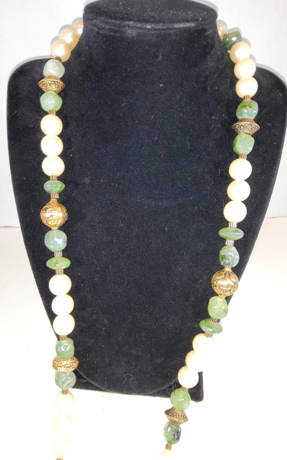 Vtg Multi Colored Gem Stones And Different Shape Stone necklace Some Stones Glow