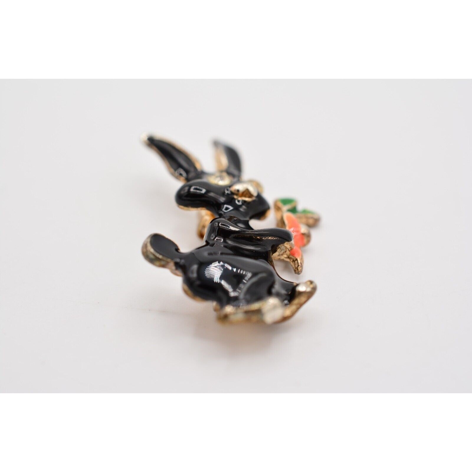 Vintage Rabbit Pin Brooch Black Bunny Enamel Carrot Small Cute Tiny BinAL