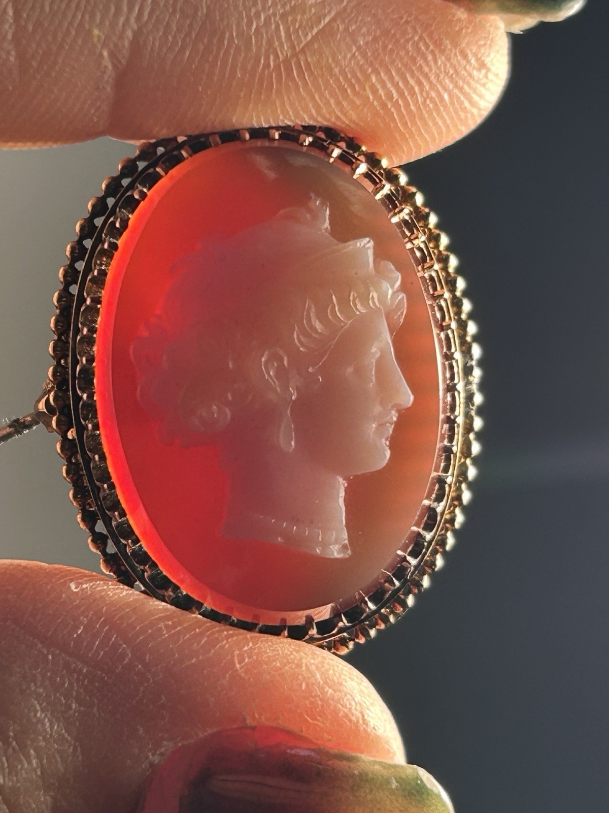 Antique Carved Shell Cameo Brooch Gold Frame Victorian Lady Portrait*