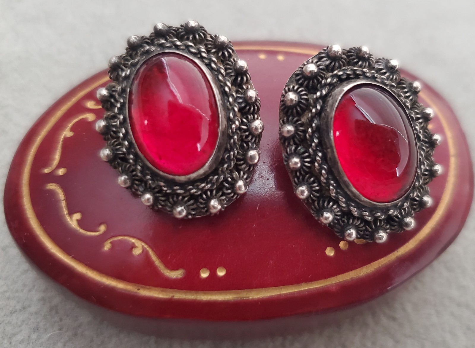 Vintage Antique Chinese Export Ruby Red Peking Glass Silver Cannetille Earrings