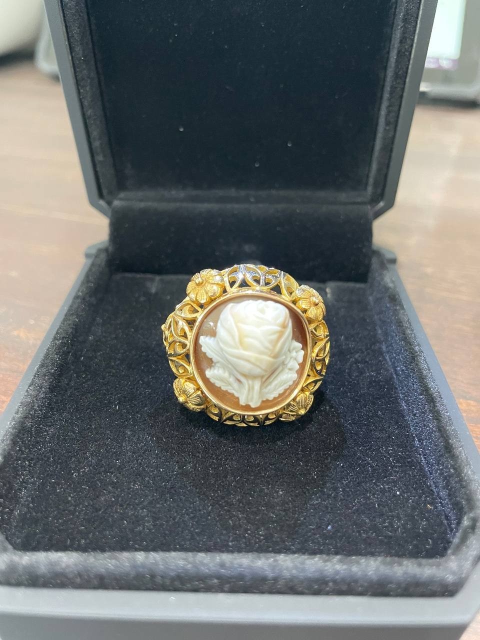 Vintage Cameo Set 14K Yellow Gold Brooch/Pendant & Carved Rose Ring 6.5 size