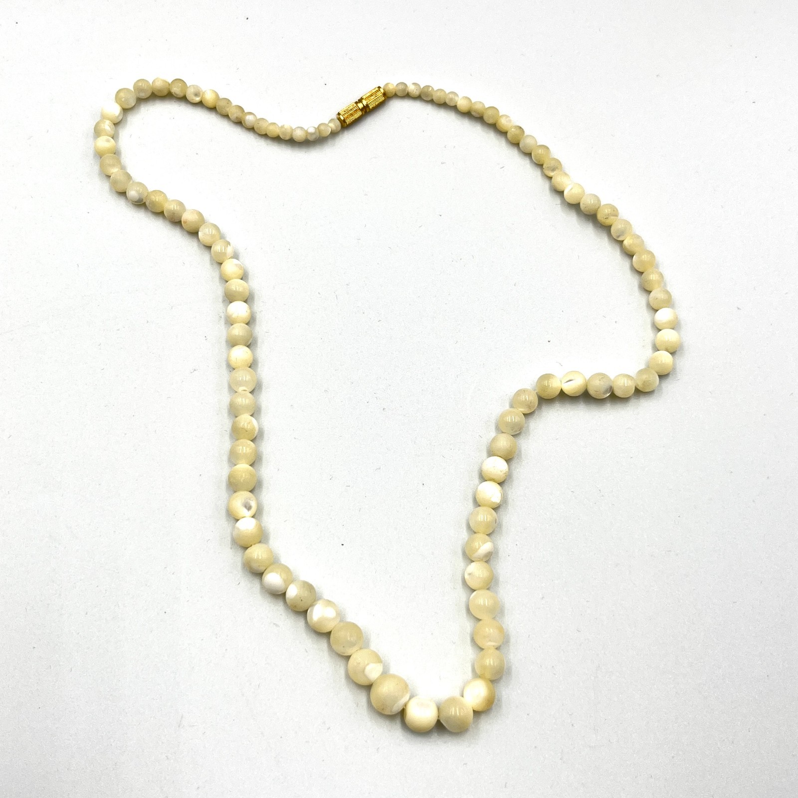 Vintage Mother of Pearl Graduated Bead Strand Necklace Creamy Iridescent 24″