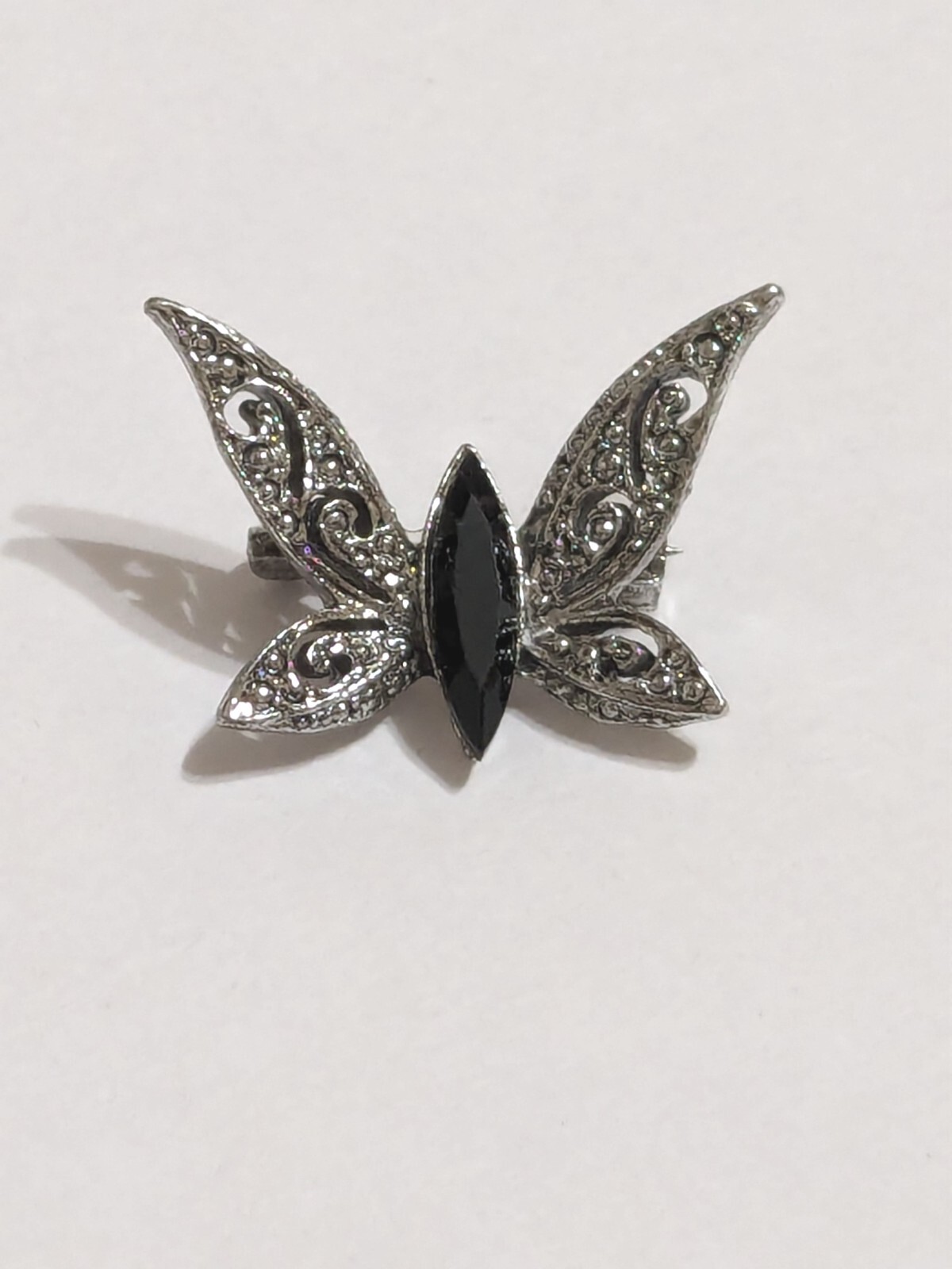 Vintage Silver Tone Etched/Texture Butterfly Pin/Brooch With Faceted Acrylic. 1″
