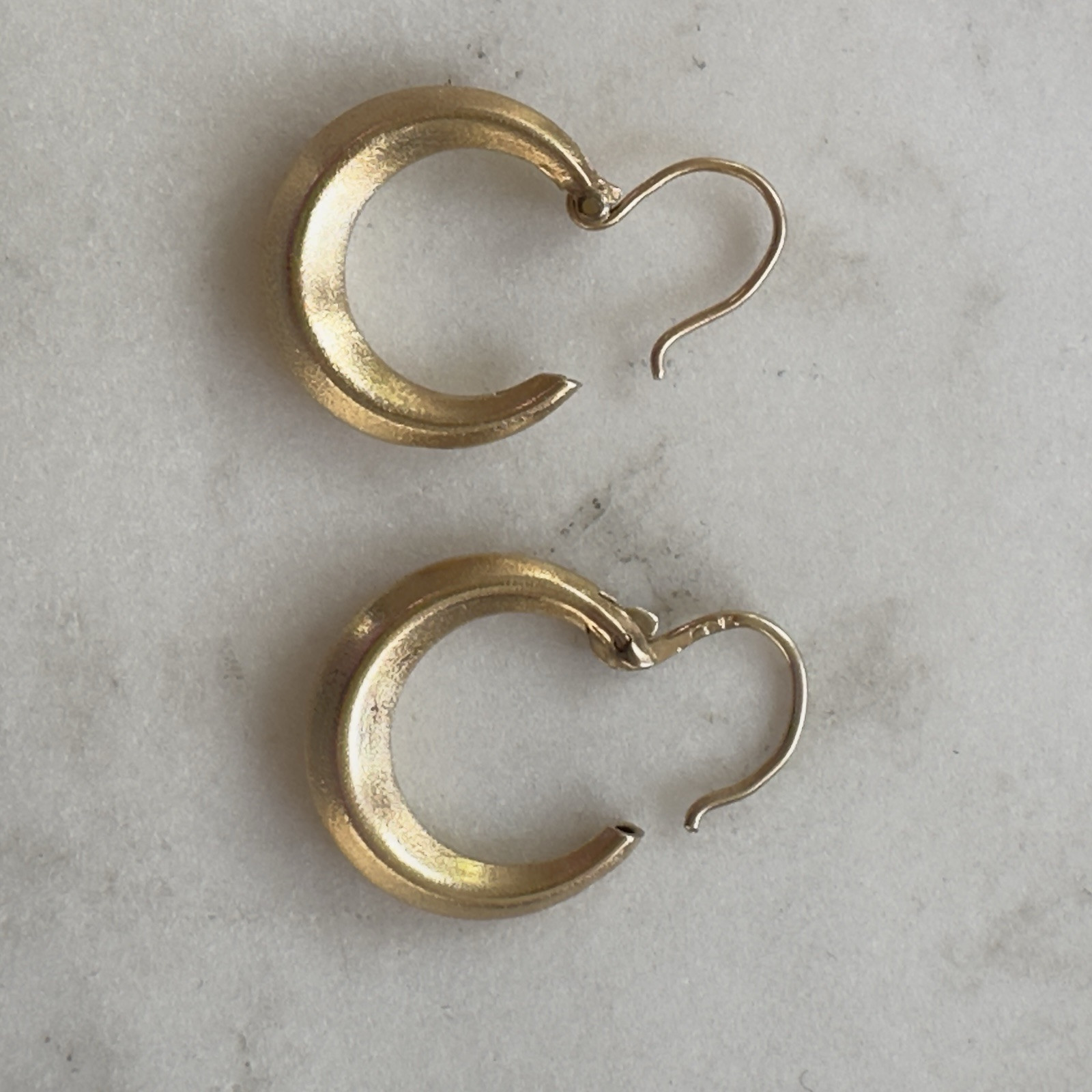VINTAGE 14K YELLOW GOLD SMALL HOOP EARRINGS 1.53 GRAMS
