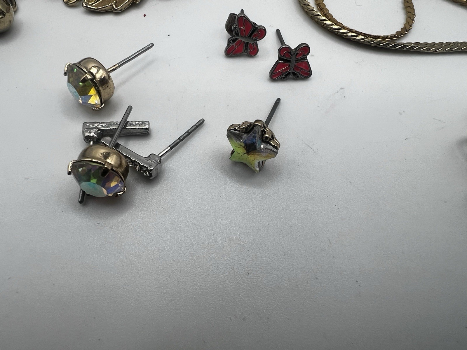 22 Piece Jewelry Lot VTG To Now Mostly VTG Gold Filled Monet Art Glass Avon