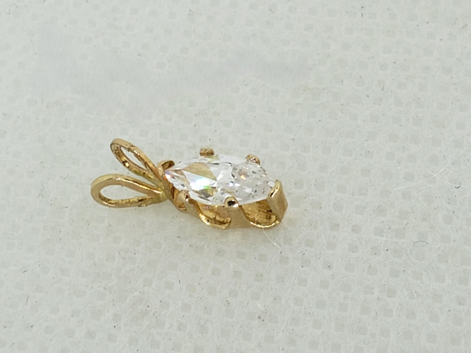 Vintage Pretty 14K Yellow Gold Marquise CZ Navette Solitaire Pendant – 0.35 tcw