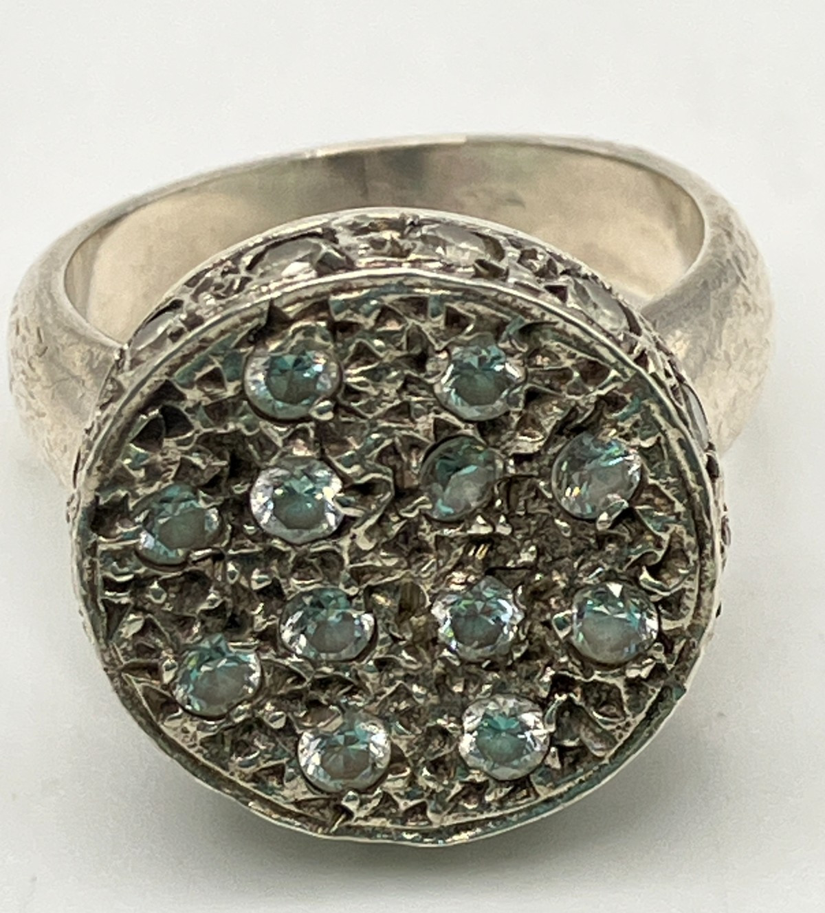 Vintage Sterling Silver Round Flat Top Sparkly Glass Pave Hammered Ring Size 6