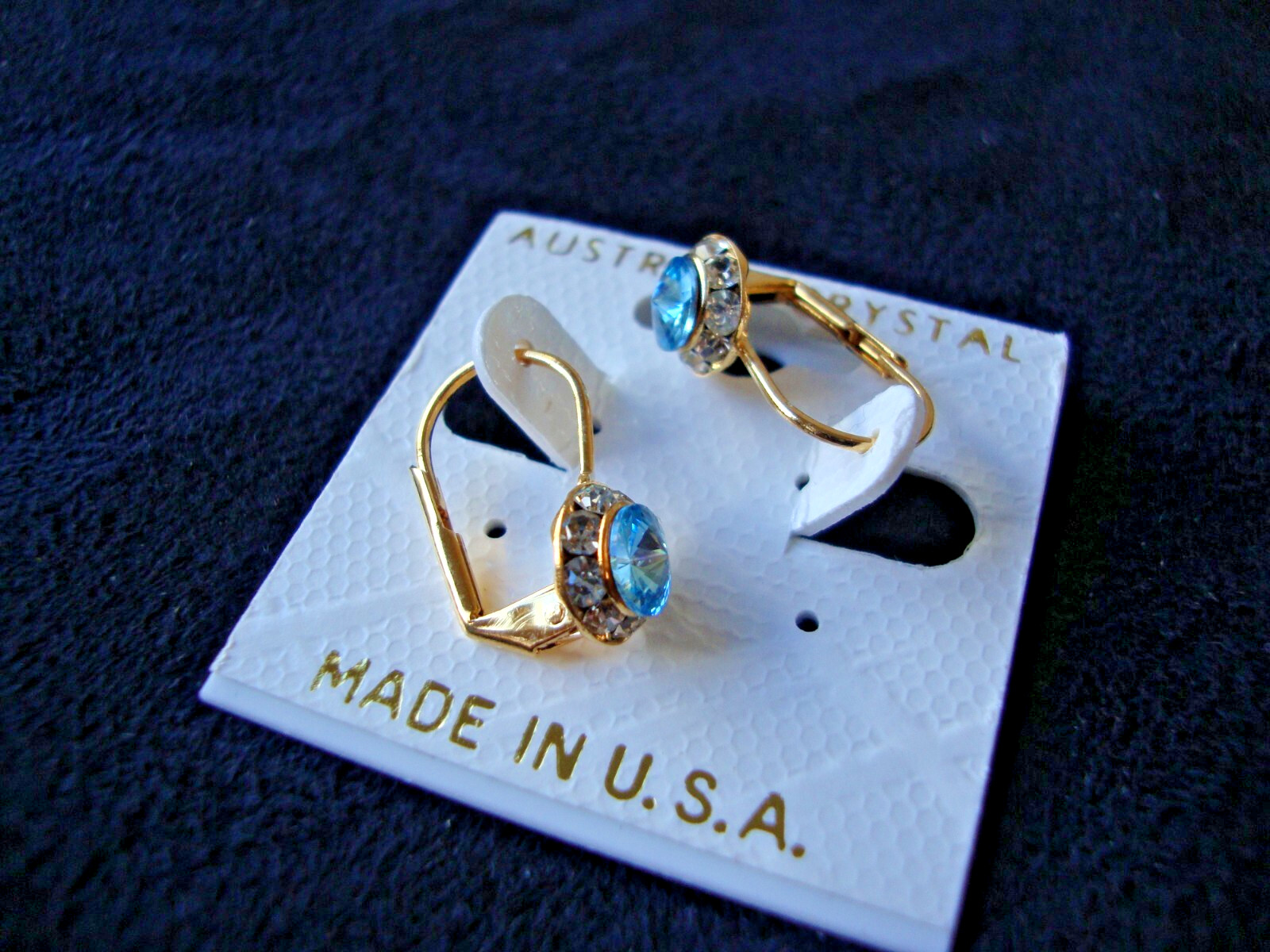 VINTAGE AUSTRIAN CRYSTAL PETITE SWISS BLUE & CLEAR CLUSTER GOLD TONE EARRINGS