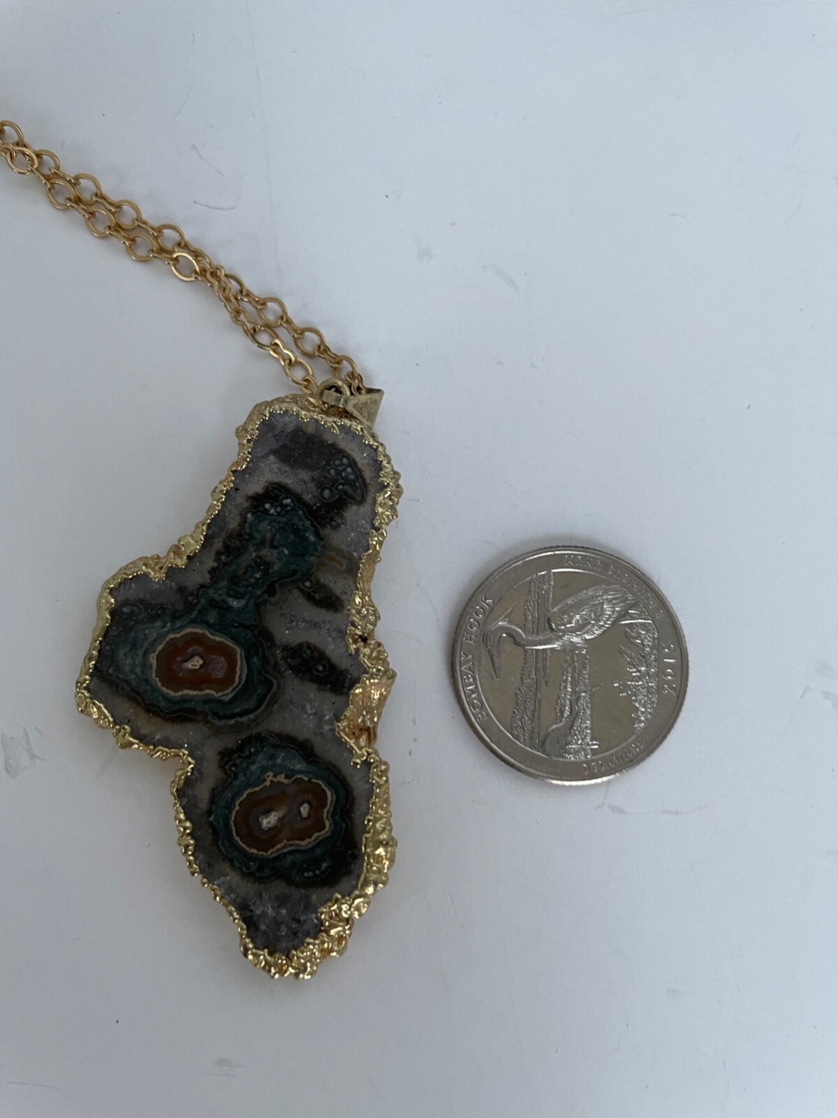 Whitley V Gold Tone Necklace Brown Agate Geode Slice Pendant 30″ VINTAGE DS103