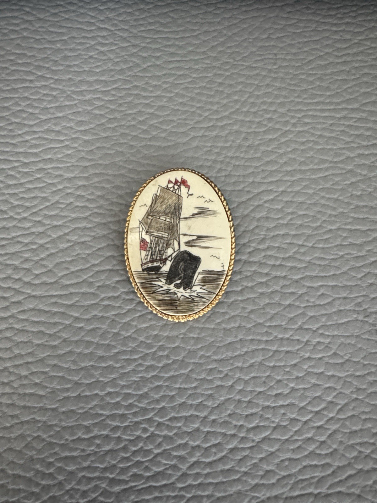 12K GOLD FILLED GENUINE SCRIMSHAW SHIP WHALE USA FLAG COLOR PENDANT BROOCH PIN
