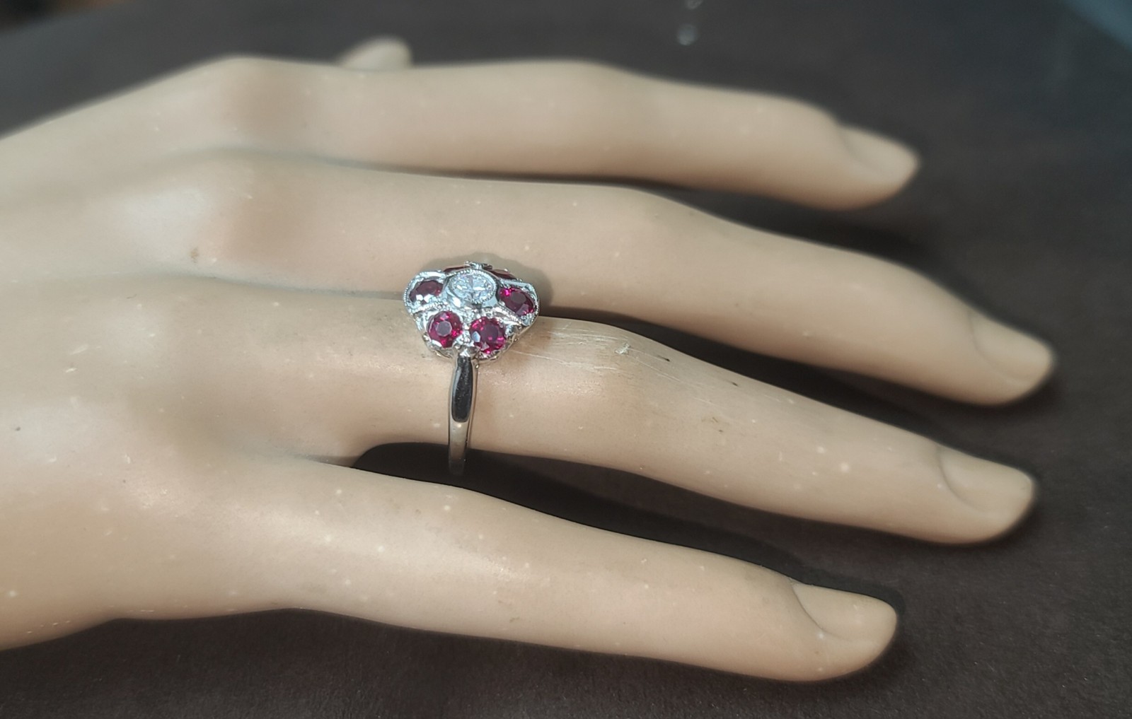 Platinum Vintage Engagement Ring 1.53ct. Natural Ruby Round Shape Diamond
