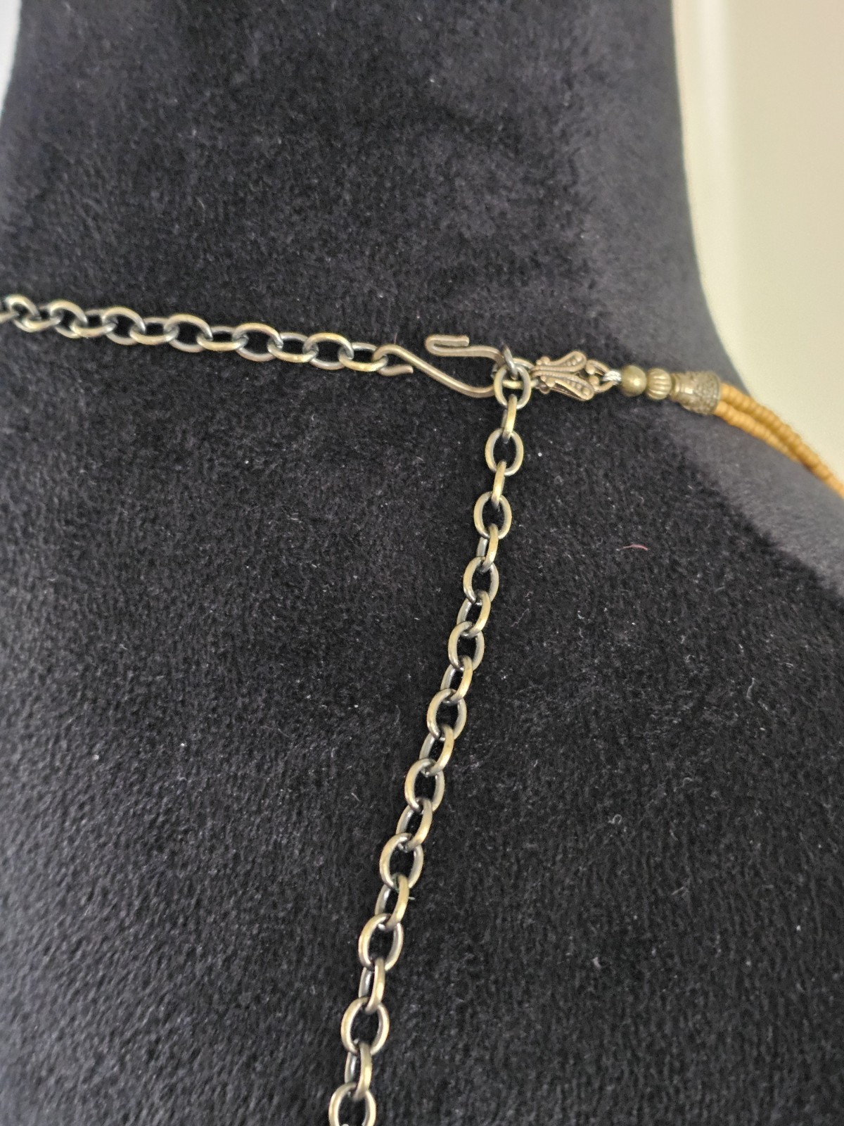 Vintage Asian Glass Frog Pendant Necklace