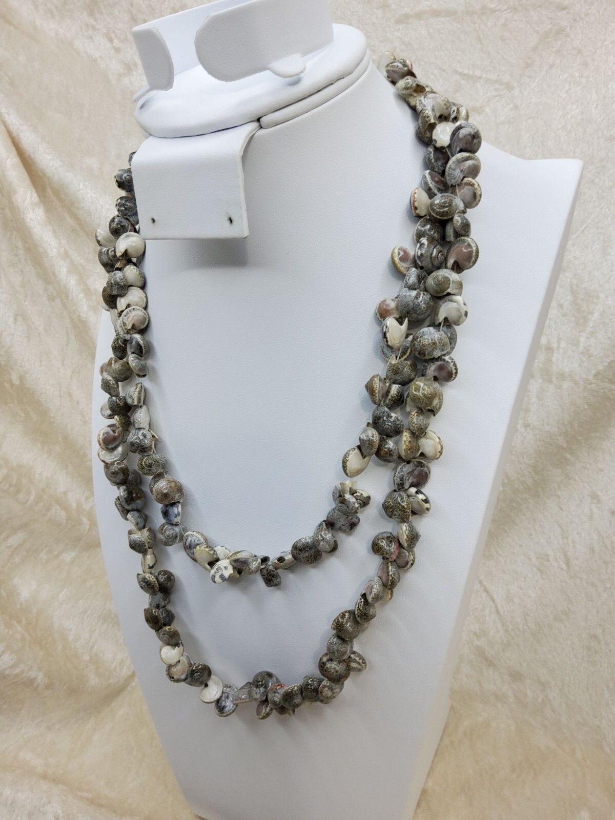 vintage natural sea shell 20″ necklace