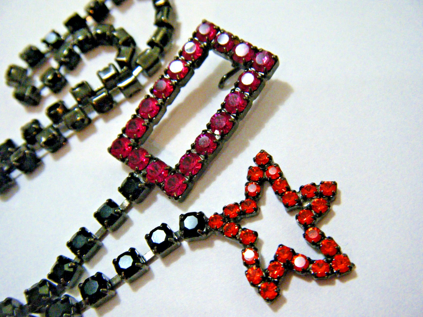 Vintage 80s Disco Black Rhinestone Belt / Lariat Necklace 36″ Fuchsia & Red Star