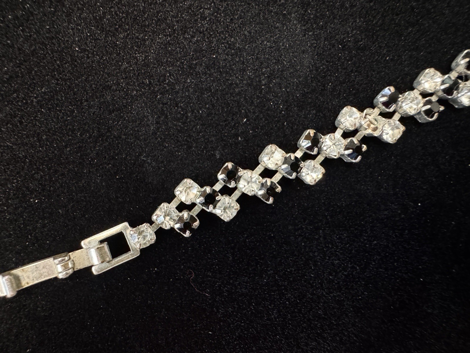 👀 Wow! 1930s–1950s Rhinestone Bracelet Pair Clear Stretch & 7” Black/Clear Link