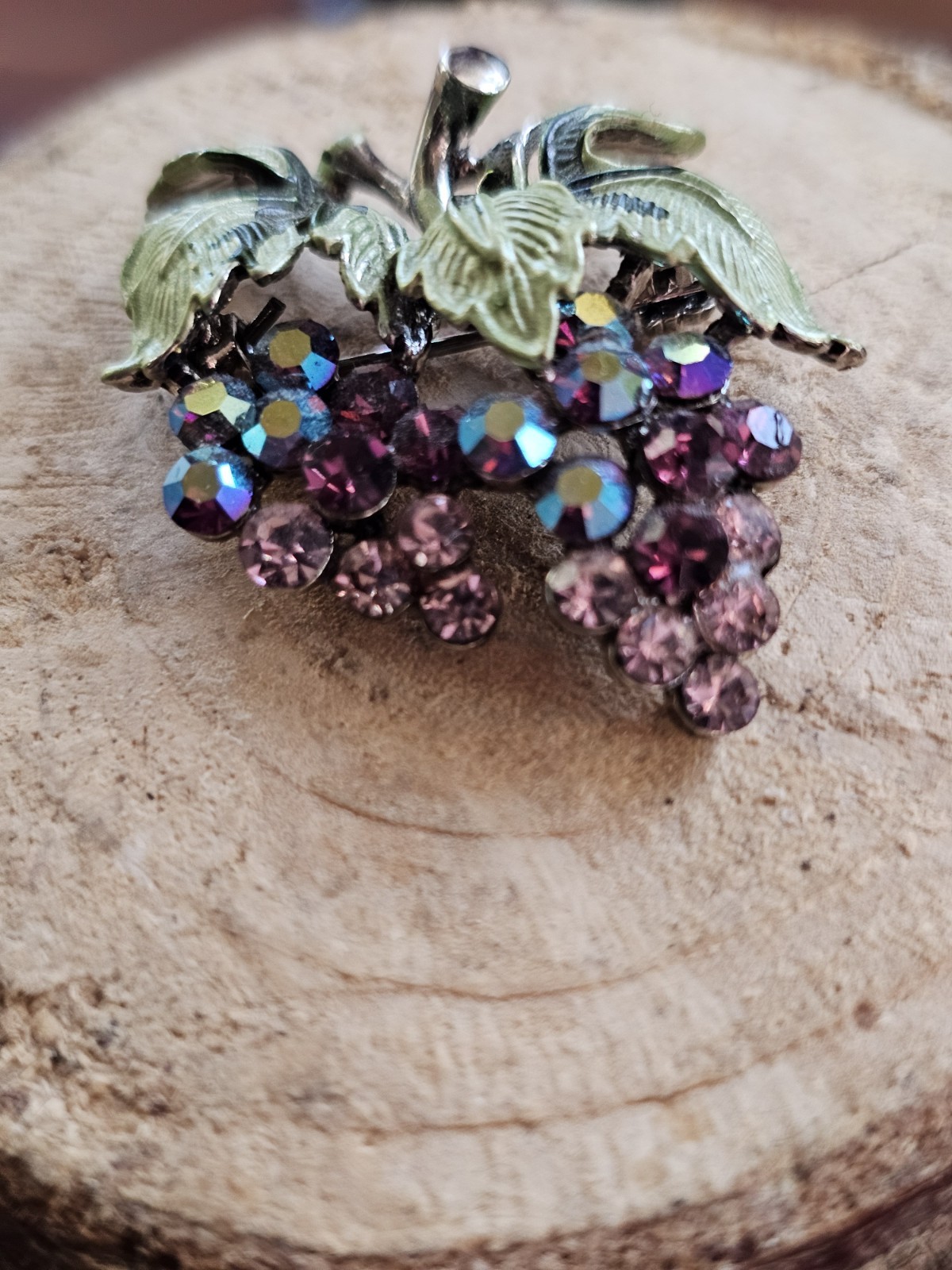 Vtg Brooch Grapes Vine Bunch Cluster Purple AB Rhinestone Enamel Silvertone