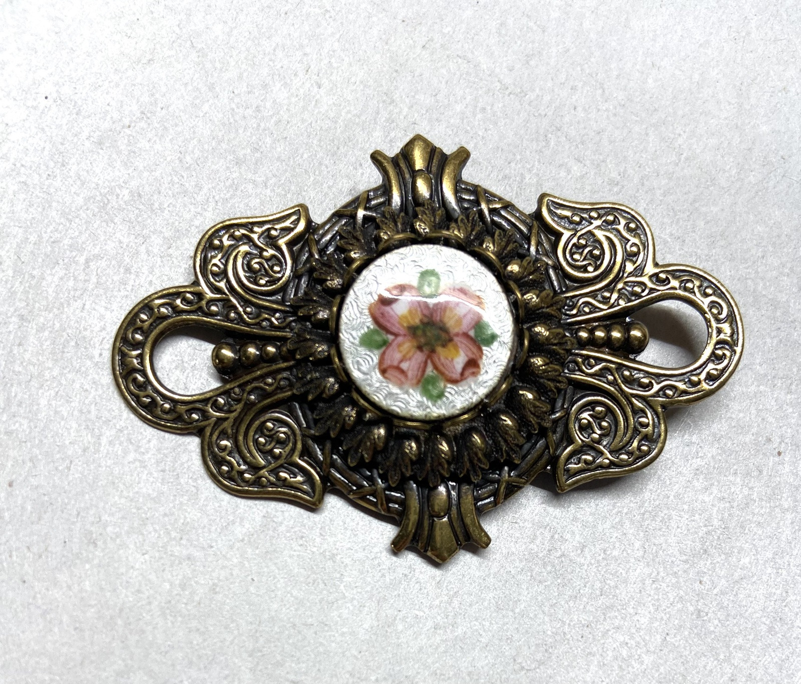 Victorian-look ANTIQUE FINISH BRASS PIN-Guilloche ENAMEL Dogwood FLOWER ACCENT