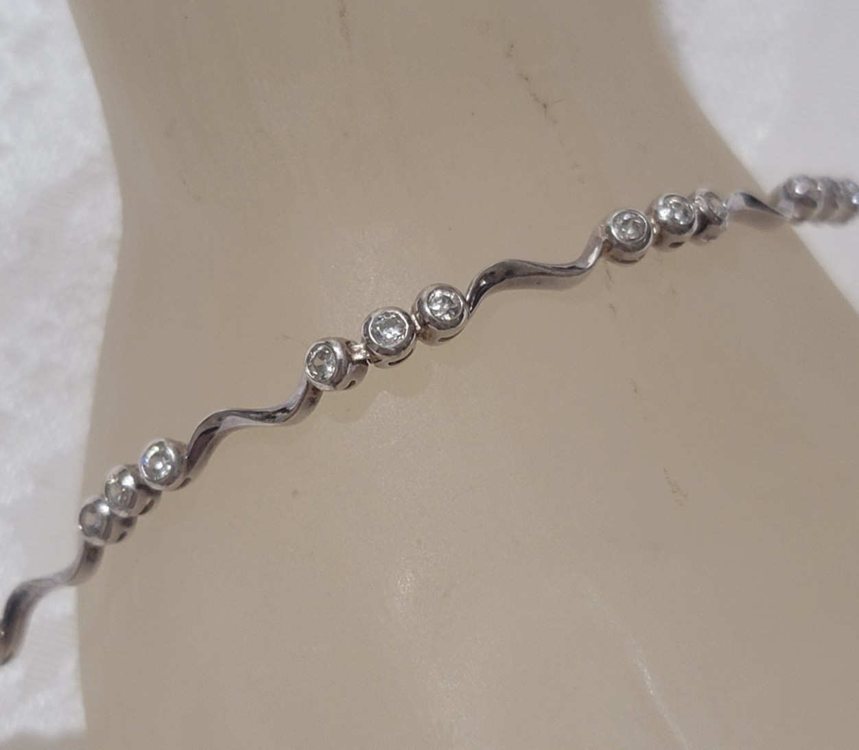 VINTAGE 925 SILVER MAKER MARK DBJ & TINY BRILLIANT CZ STONES 7″ TENNIS BRACELET