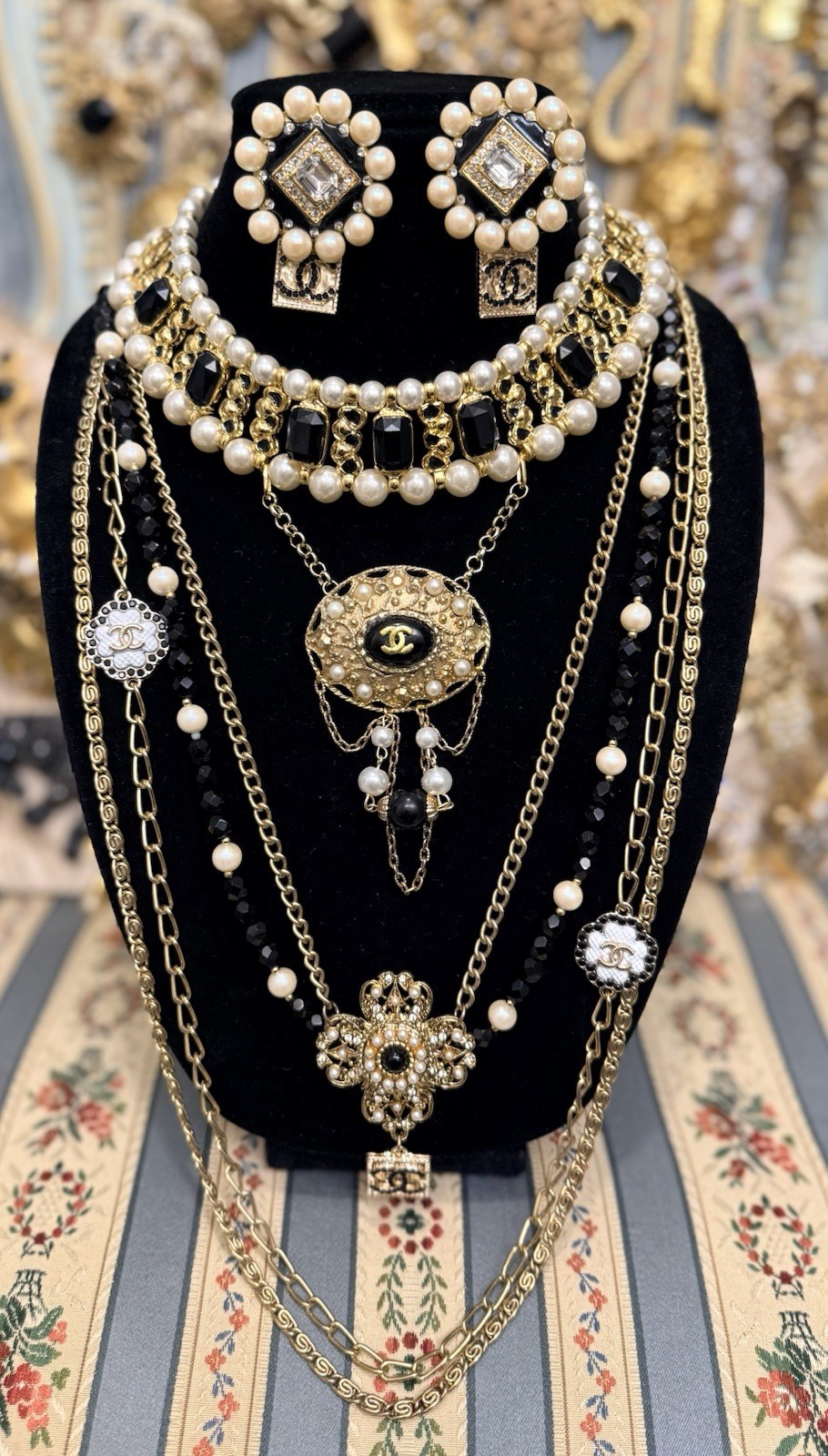 „Midnight Paris – Layered Black & Gold Vintage Statement Set”