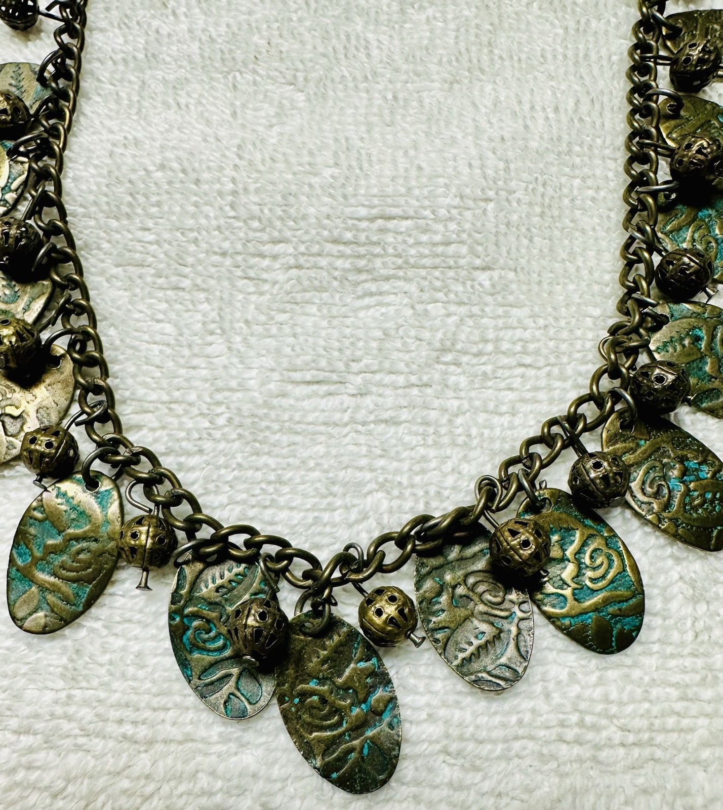 4 Collar Necklace Lot Green Black Red Gold Bead Dangles n0273