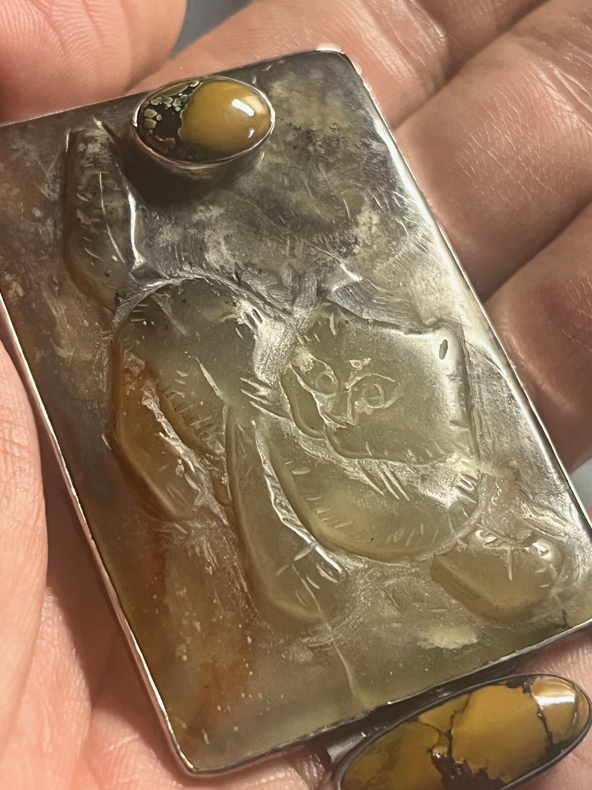 UNIQUE AMY KAHN RUSSELL STERLING CARVED JADE KITTEN CAT TURQUOISE BROOCH PENDANT