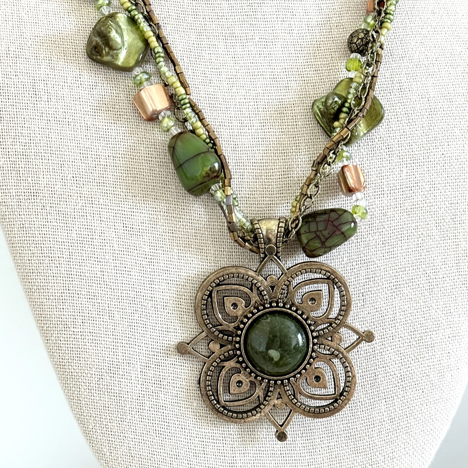 Ladies Green Mother Of Pearl Multicolor Glass Multi Strand Flower Necklace 19″