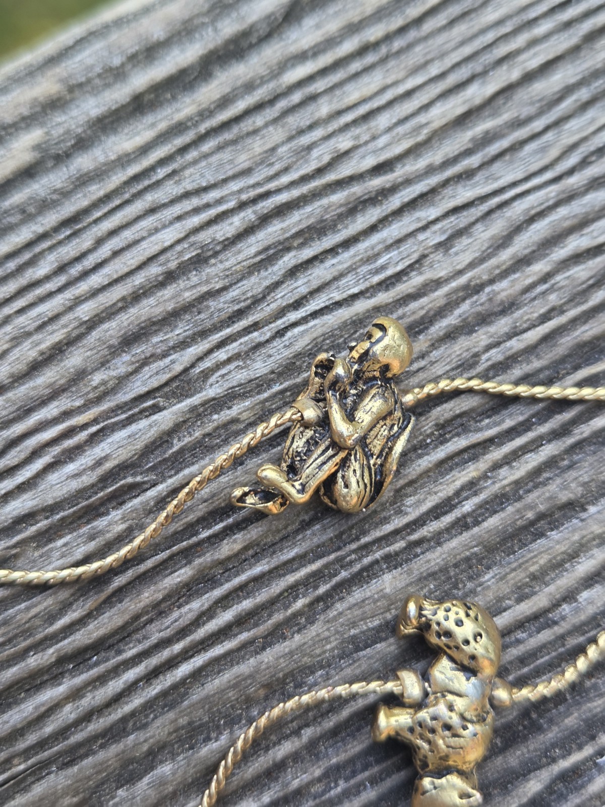 Vintage Animal Charm Long Necklace Gold Tone Safari Zoo Monkey Elephant Giraffe
