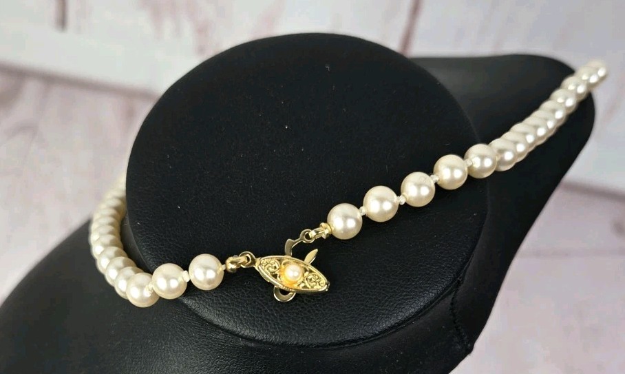 Vtg Faux Knotted Pearl Necklace Fish Hook Clasp Japan 18″ Red Oriental Pouch