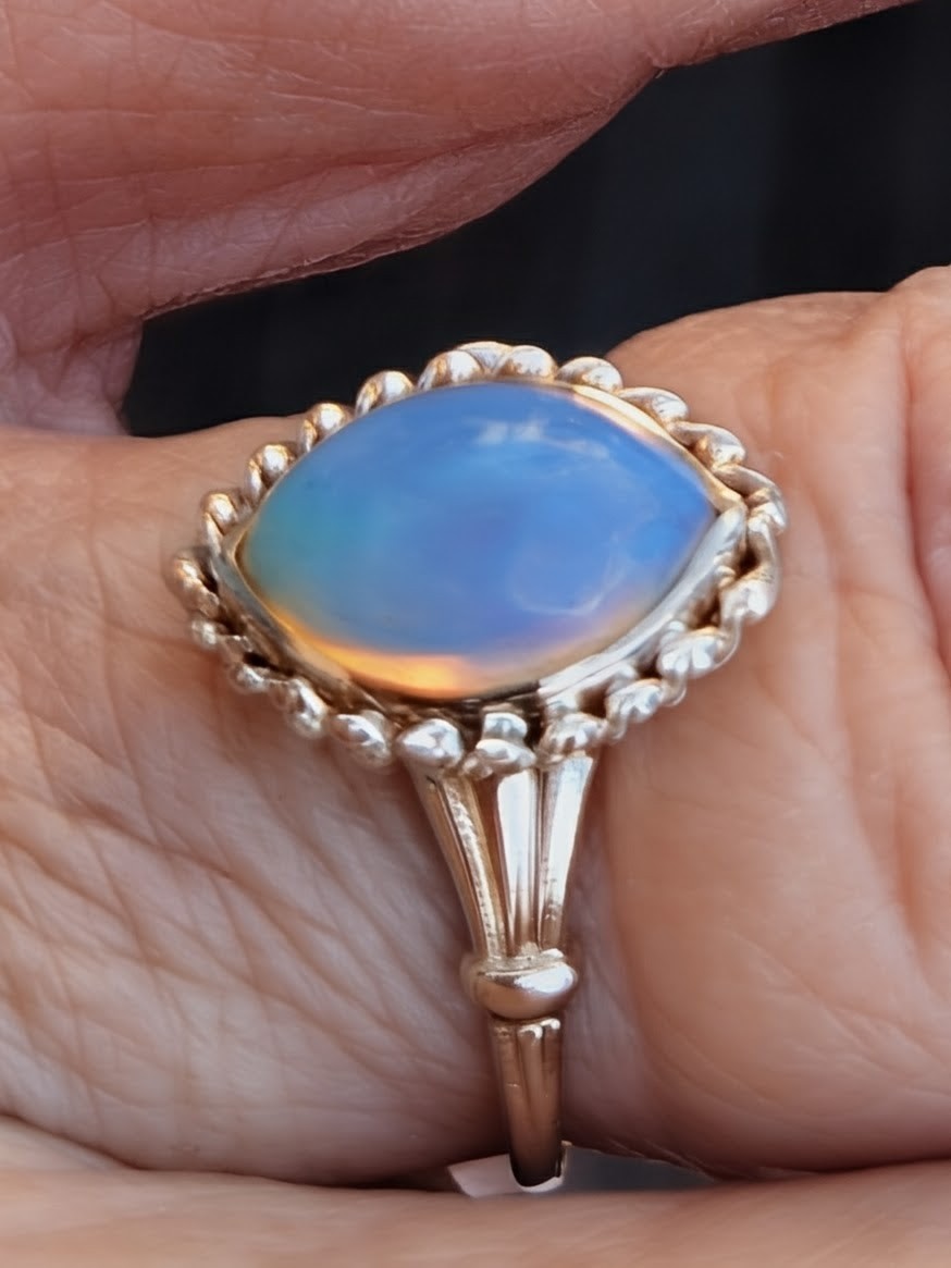 Vintage BDA 10 K Yellow /Rose Gold Marquise-Cut Opal size 6.5