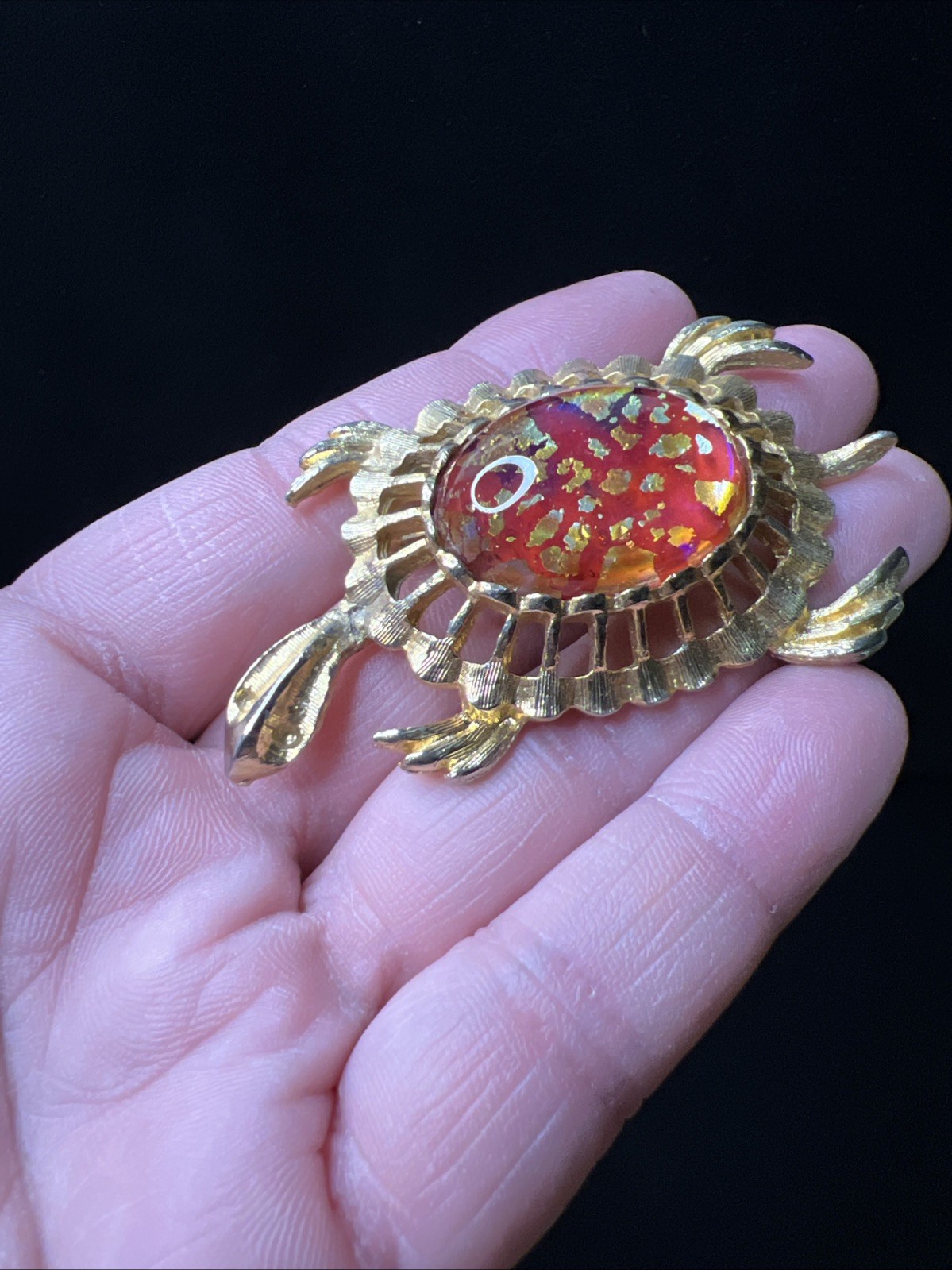 Vintage Turtle Brooch Gold Tone Foil Art Glass Cabochon Red Iridescent Pin