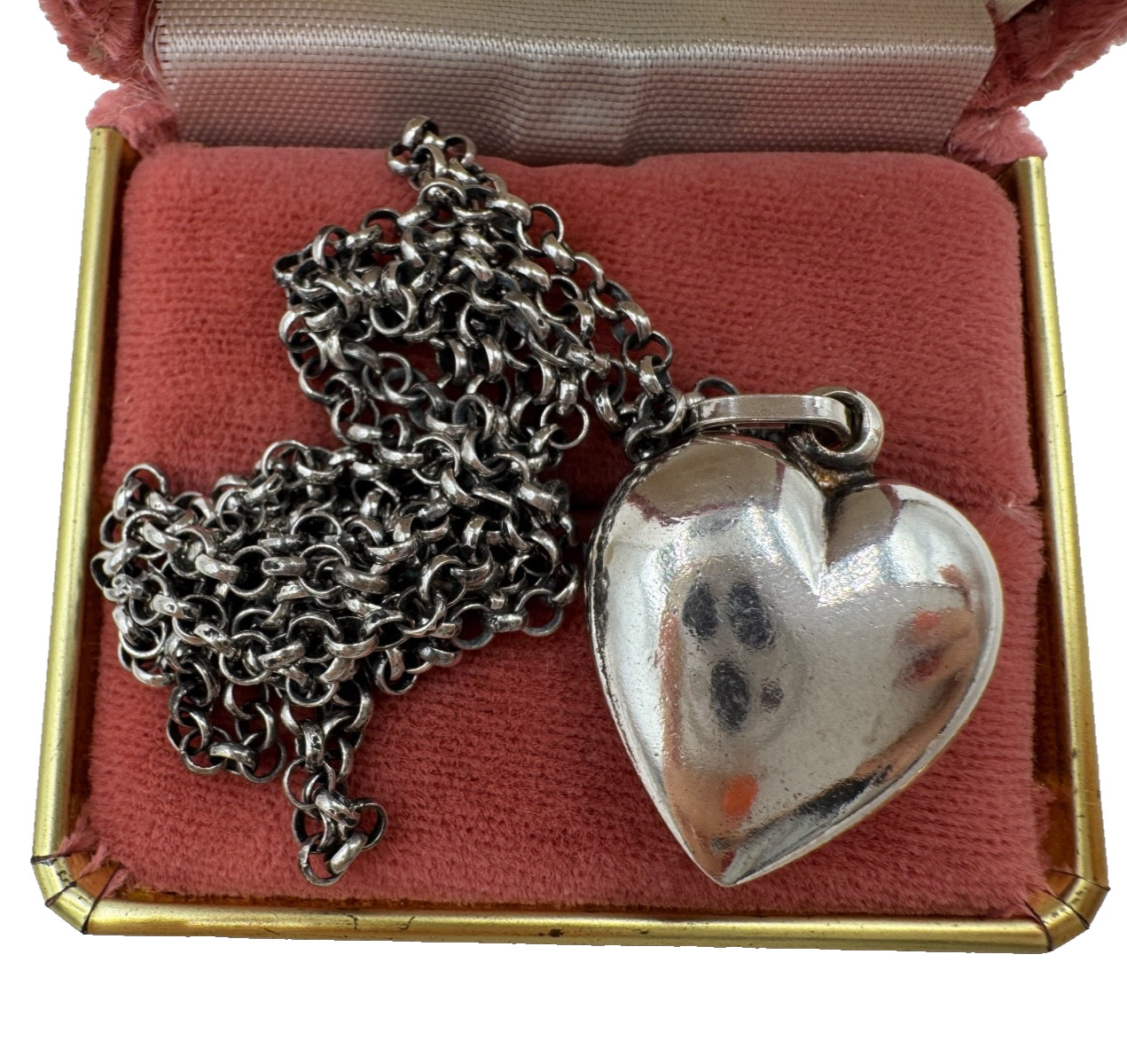OLD VICTORIAN PUFFY HEART PENDANT ON ROUND LINKS CHAIN STERLING SILVER NECKLACE