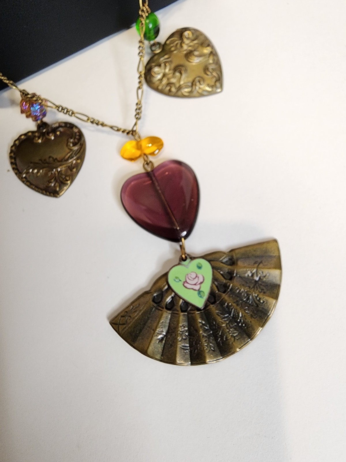 Vintage GWS Glassworks Studio LTD Hearts Fan Necklace