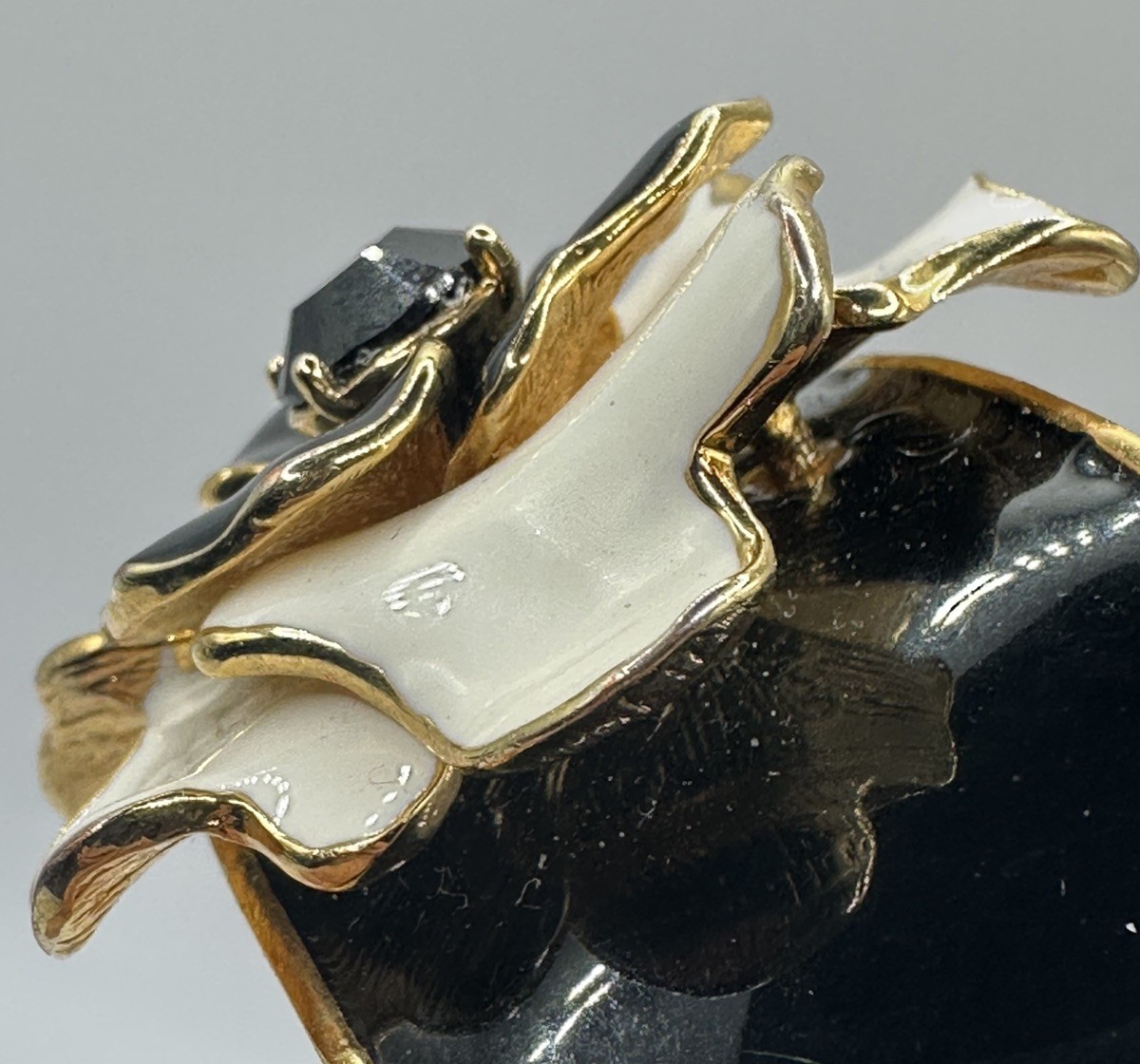 Kenneth Jay Lane KJL Black White Camellia Floral Cuff Bracelet Gold Plated Vtg