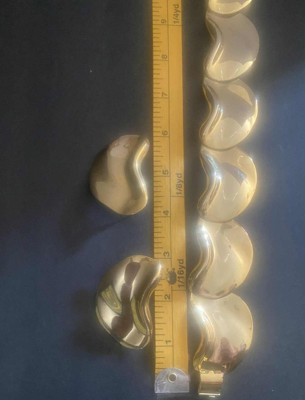 Vintage Gold Tone Shape like a Bean Statement Collar Necklace w/ set of Earrings
