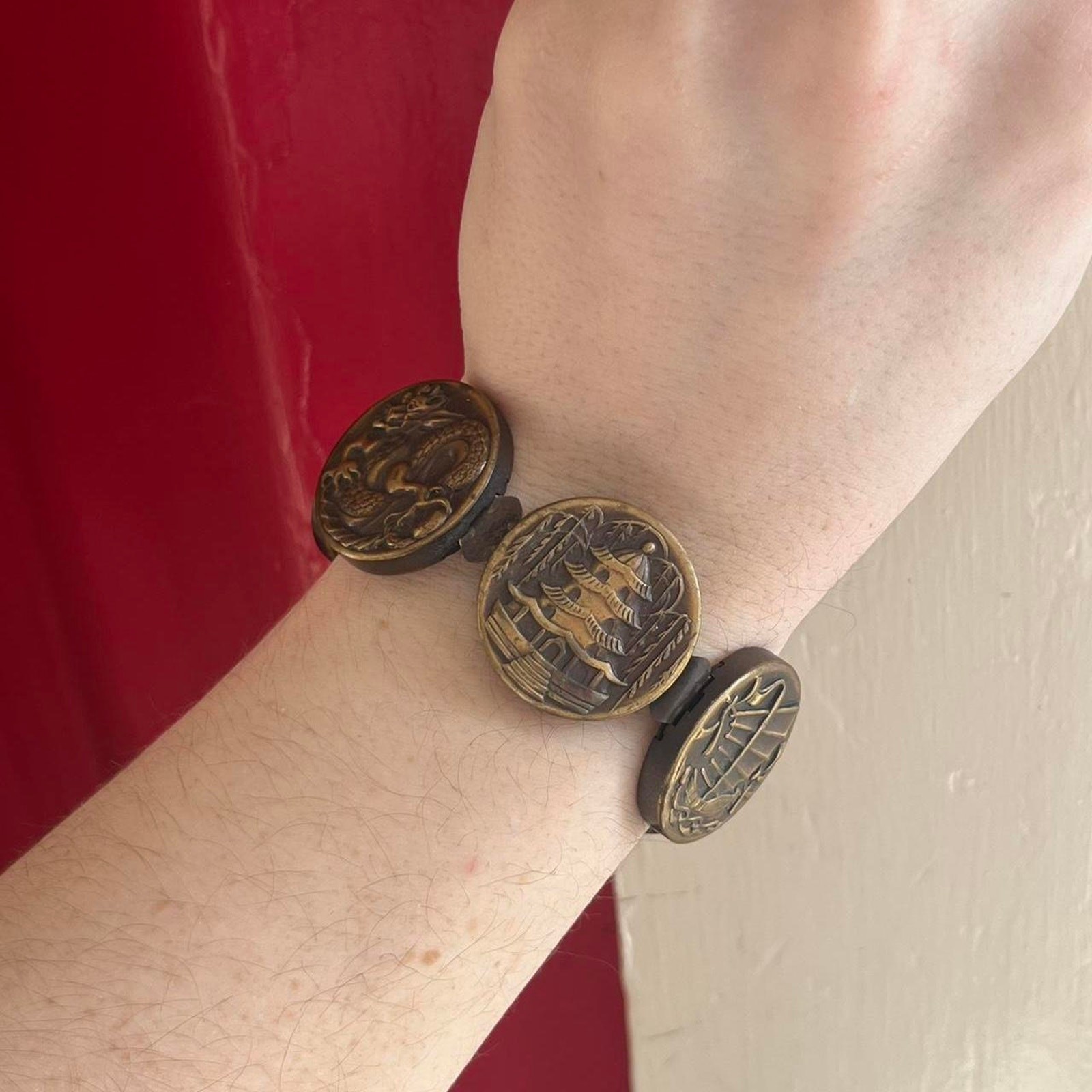 Vintage 1950s Bronze Tone Chinese Dragon Ships Temple Motif Circle Link Bracelet