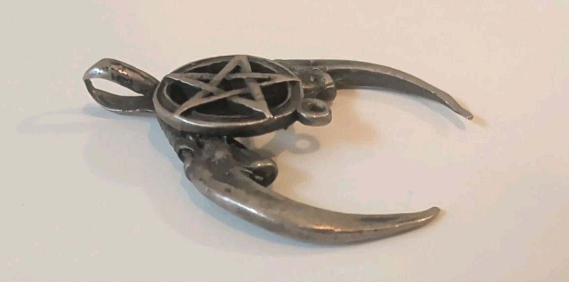 Vintage Pewter Or Silver Horns Claws Fangs Pagan Wickan Pentagram Pendant