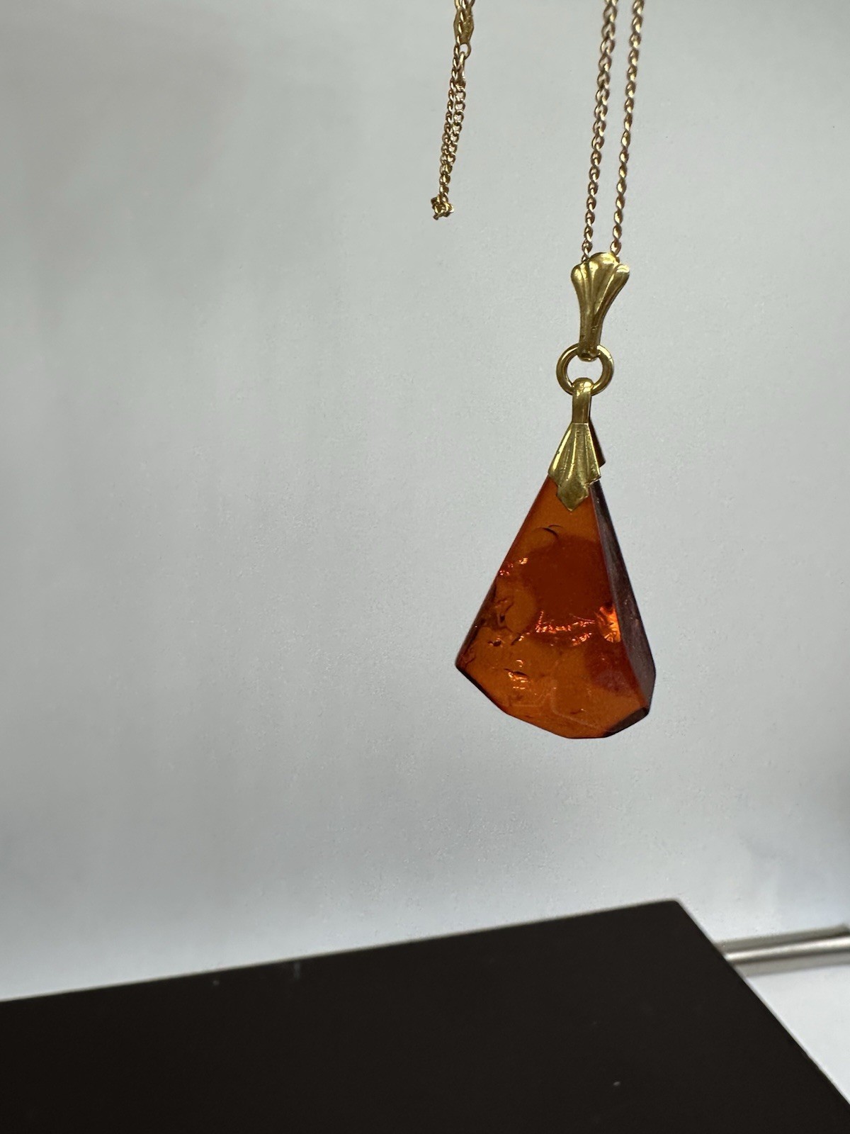 VINTAGE NATURAL HONEY AMBER PENDANT 1/20 14K Gold Filled GF CHAIN
