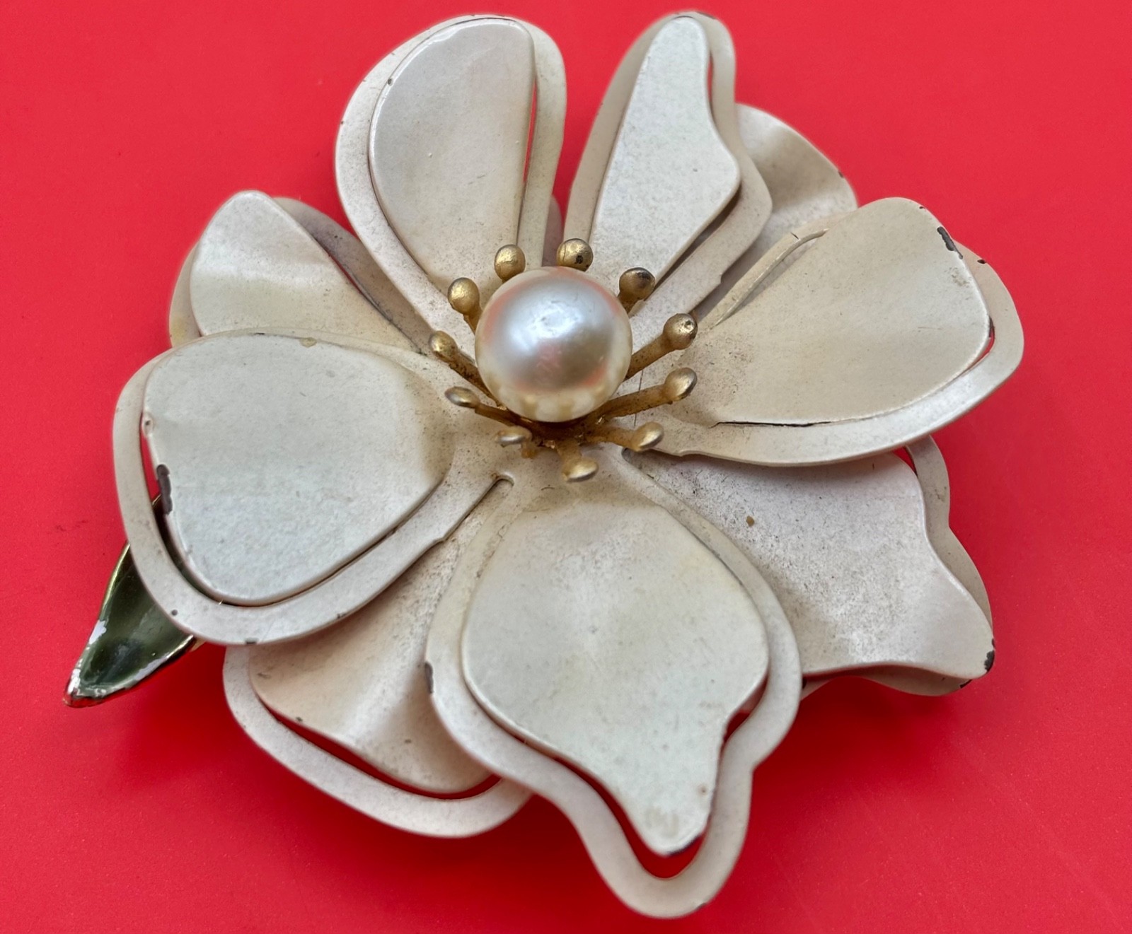LOT OF 4 vintage Flower Brooches~RETRO Flower PINS~For Crafts~Mixed Media ART