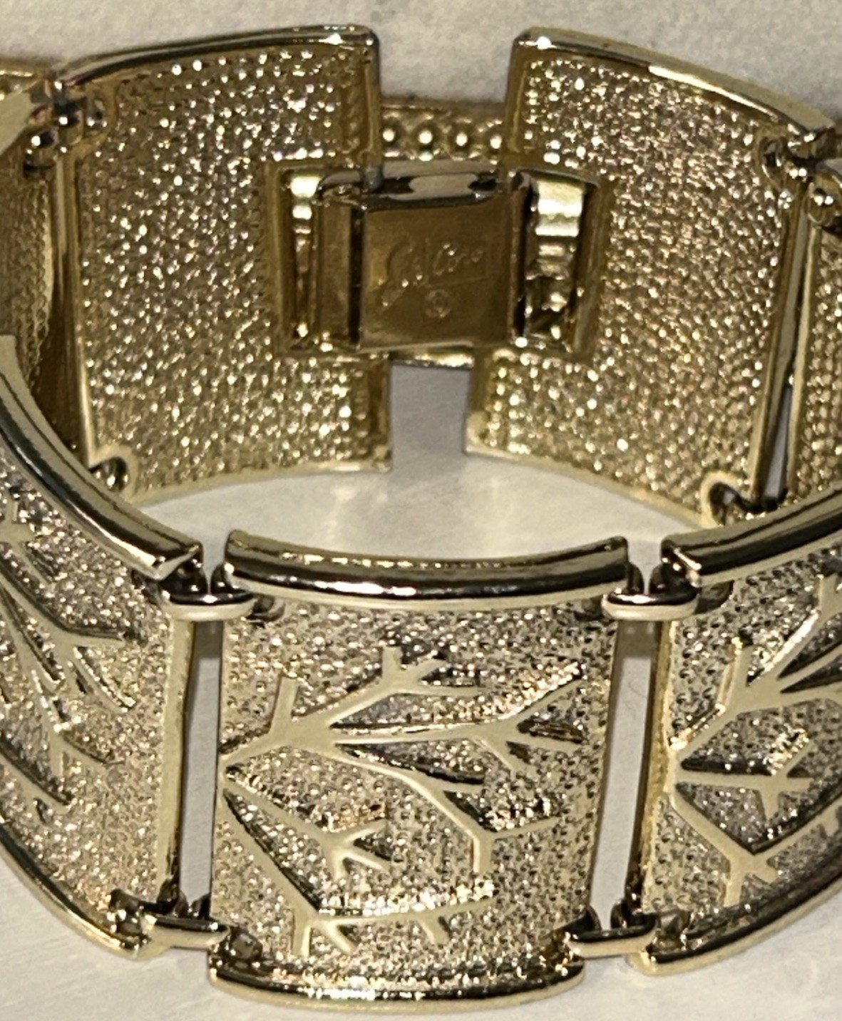 Vintage Coro Pegasus Gold Tone Modernist Panel Bracelet Leaf Textured Wide 6.75”