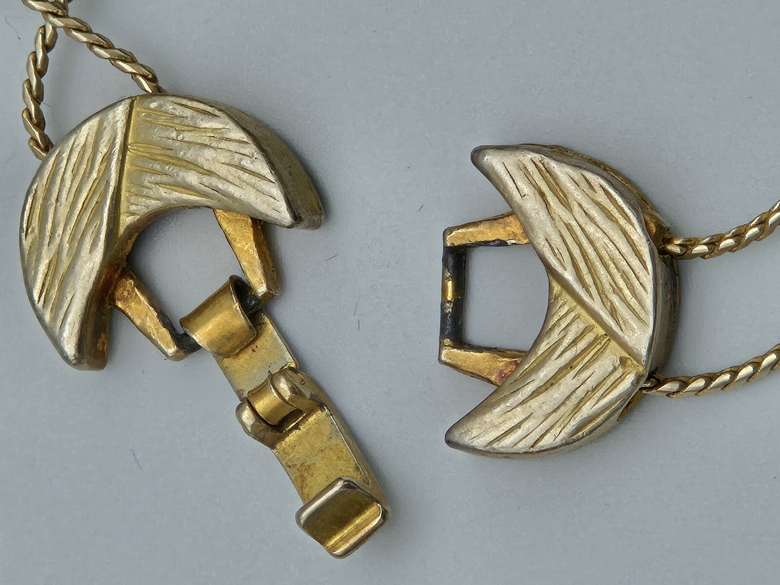 VTG Medici Two Sisters Slide Charm Bracelet Nativity Christmas Scene Gold Tone