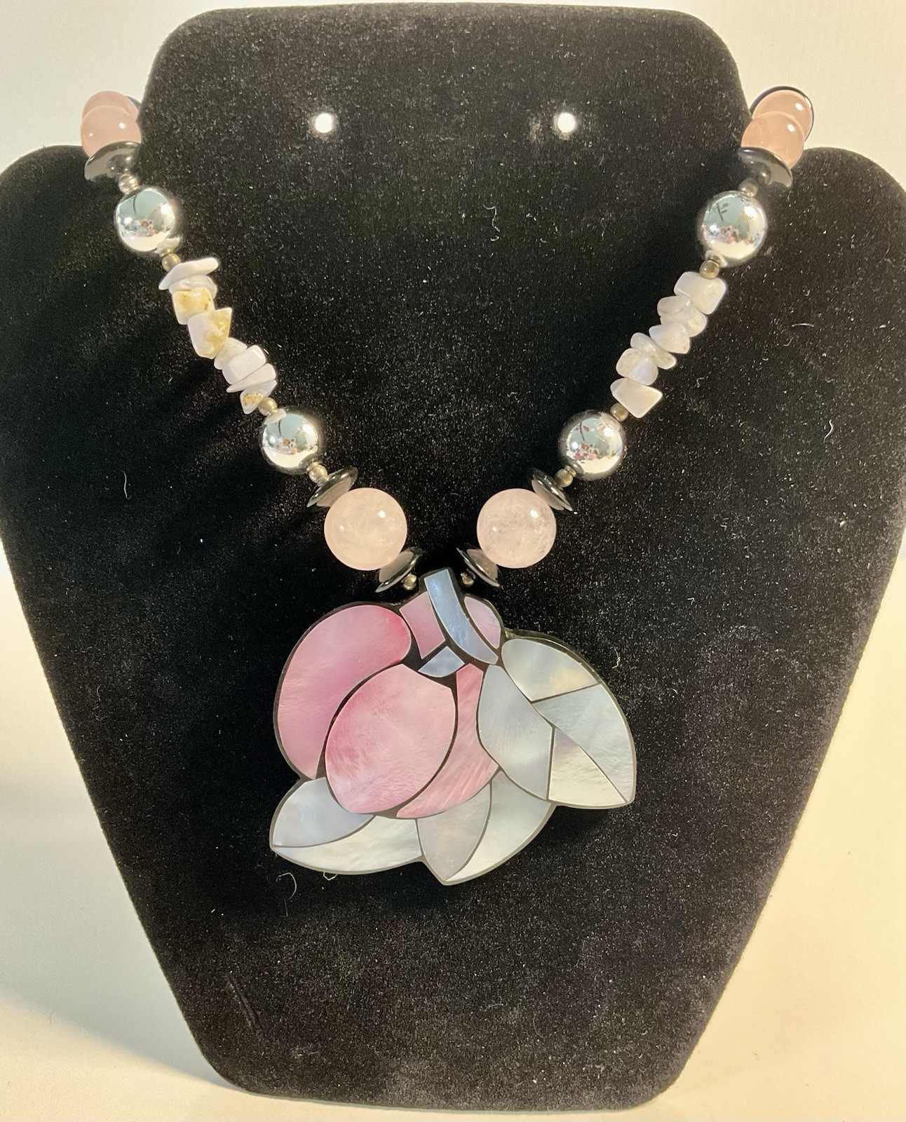 Vintage 1980’s Stunning Abalone Lucite Rose Quartz Bead Fashion Necklace EUC