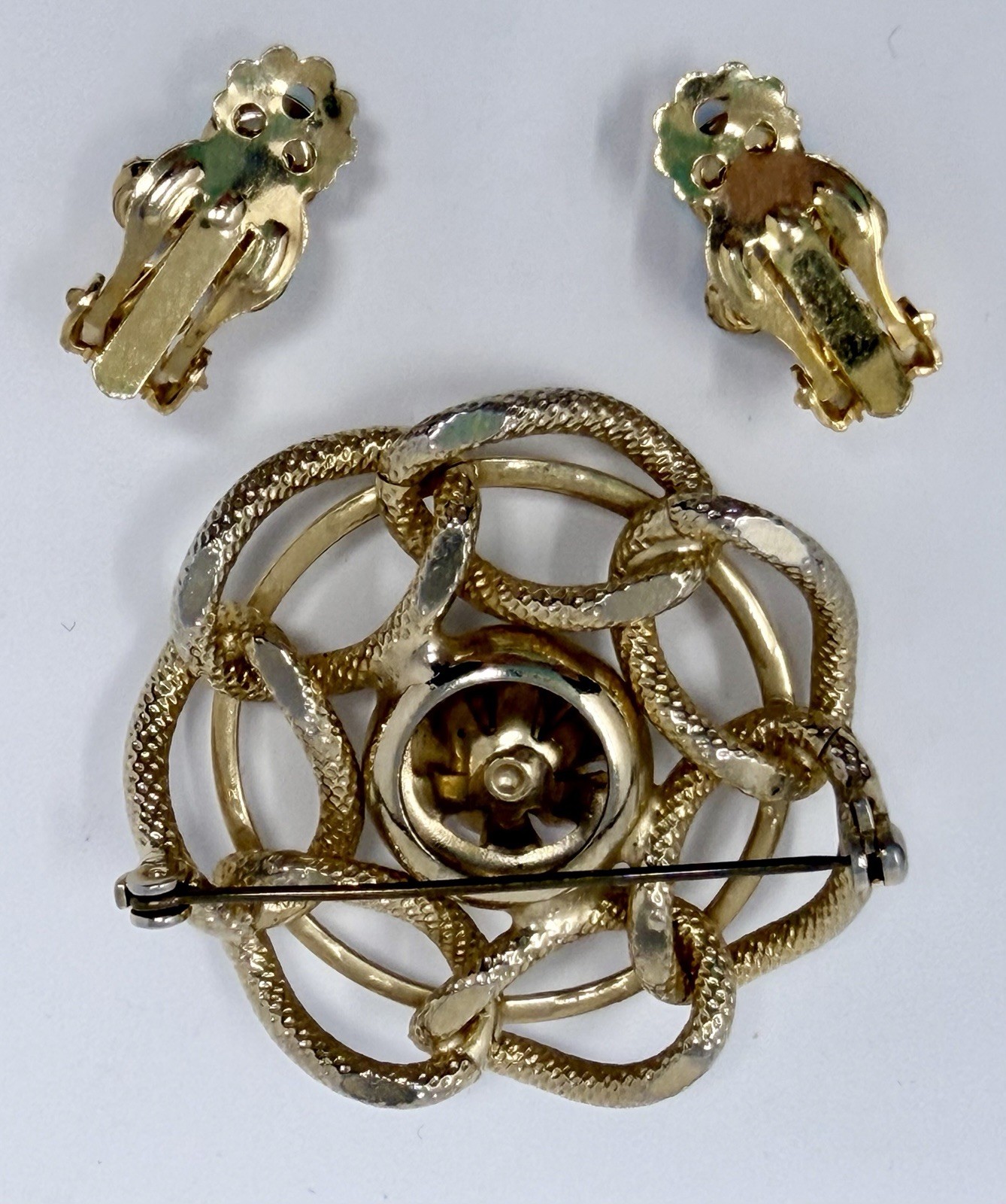 Vintage MOD 60s AB Rhinestone Floral Chain Wreath Brooch & Earrings Set