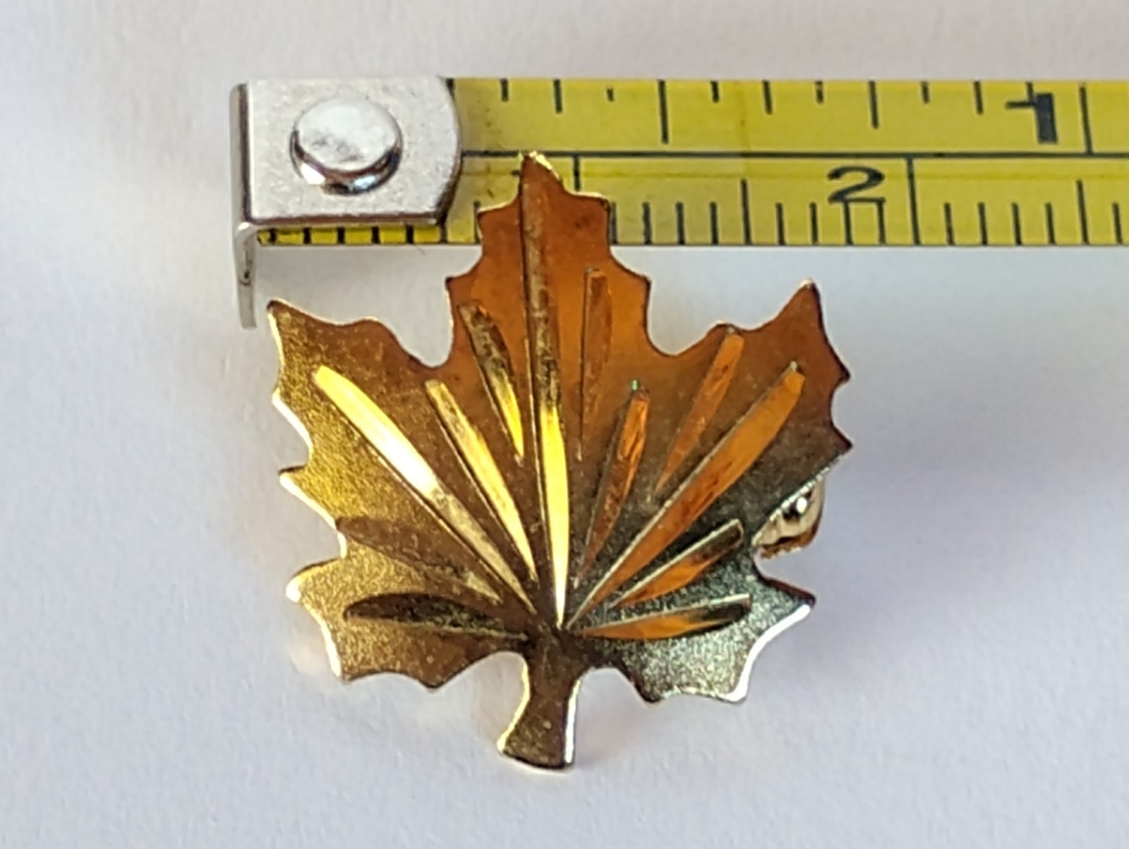 VTG Sterling Silver – Engraved Maple Leaf Brooch Pin – 1.52g