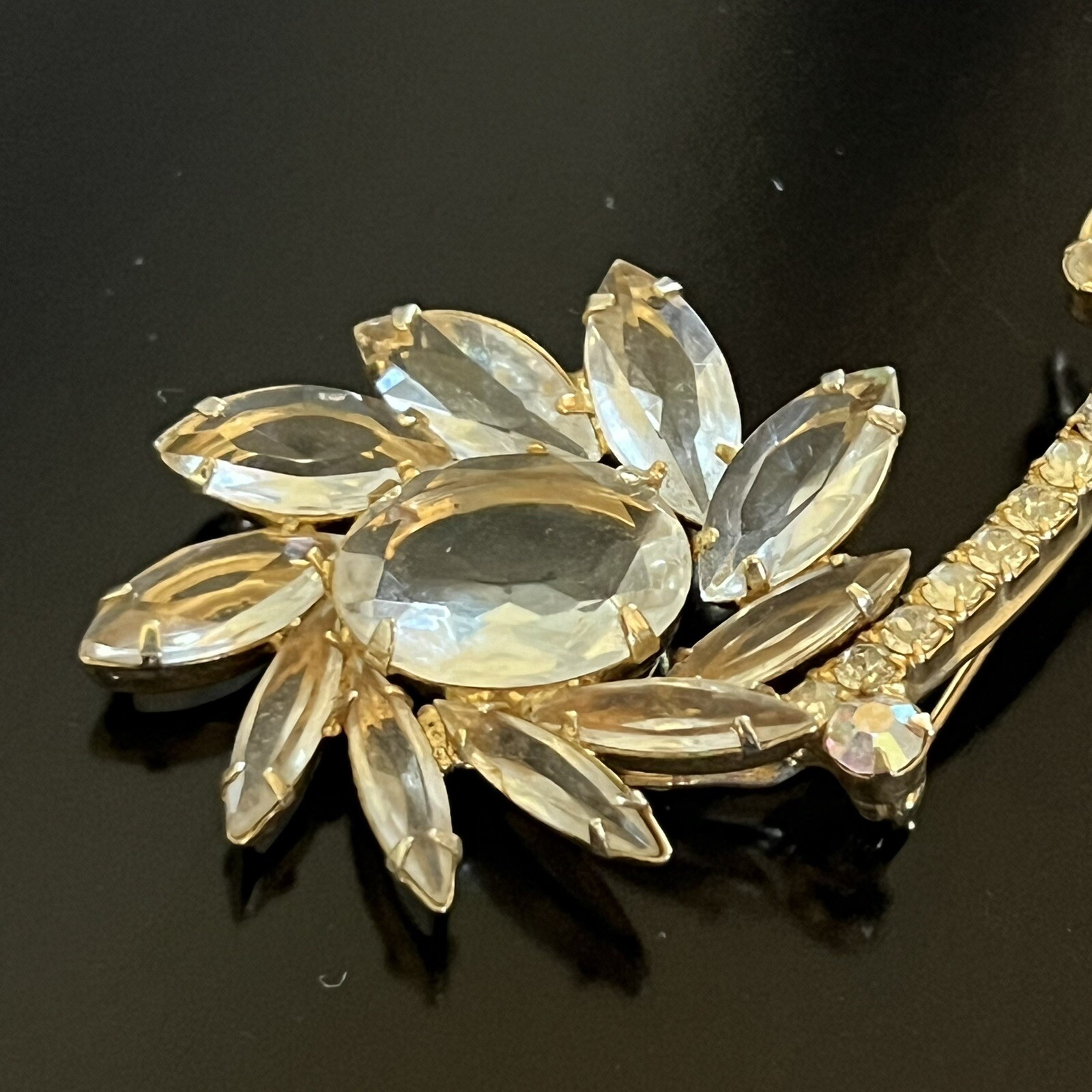 Vintage Clear Gass & Rhinestone Flower Stem Gold Tone Large Brooch Pin READ