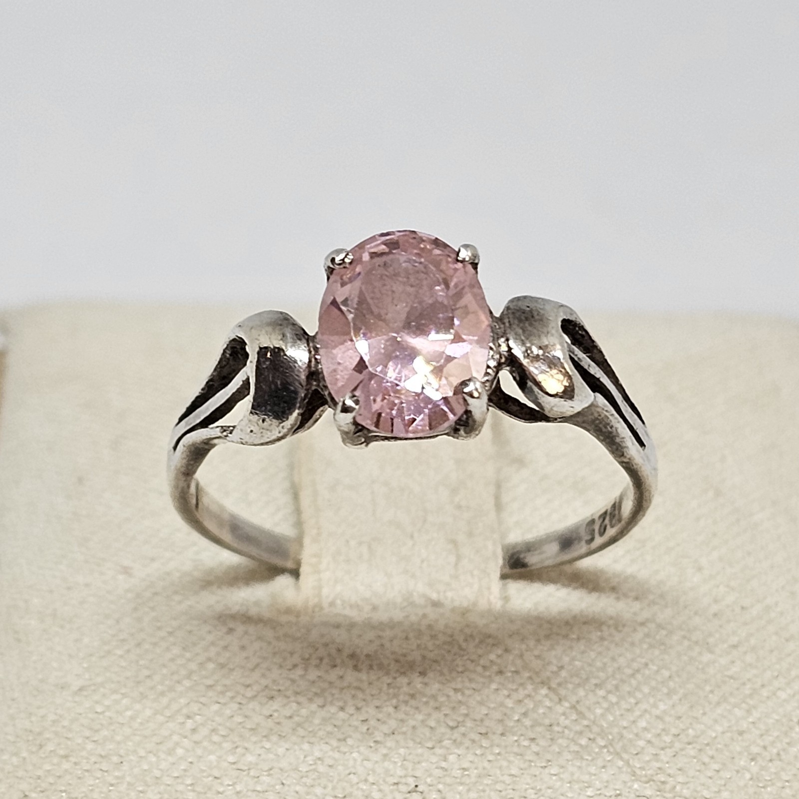 925 Sterling Silver Ring Size 6.5 Pink Crystal Oval Stone Vintage Jewelry