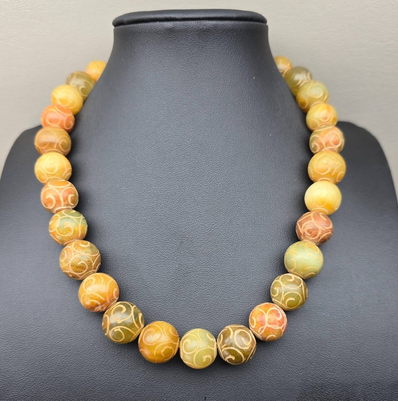 Vintage Carved Agate Stone Bead Necklace Earth Tone Batik Style Toggle Clasp